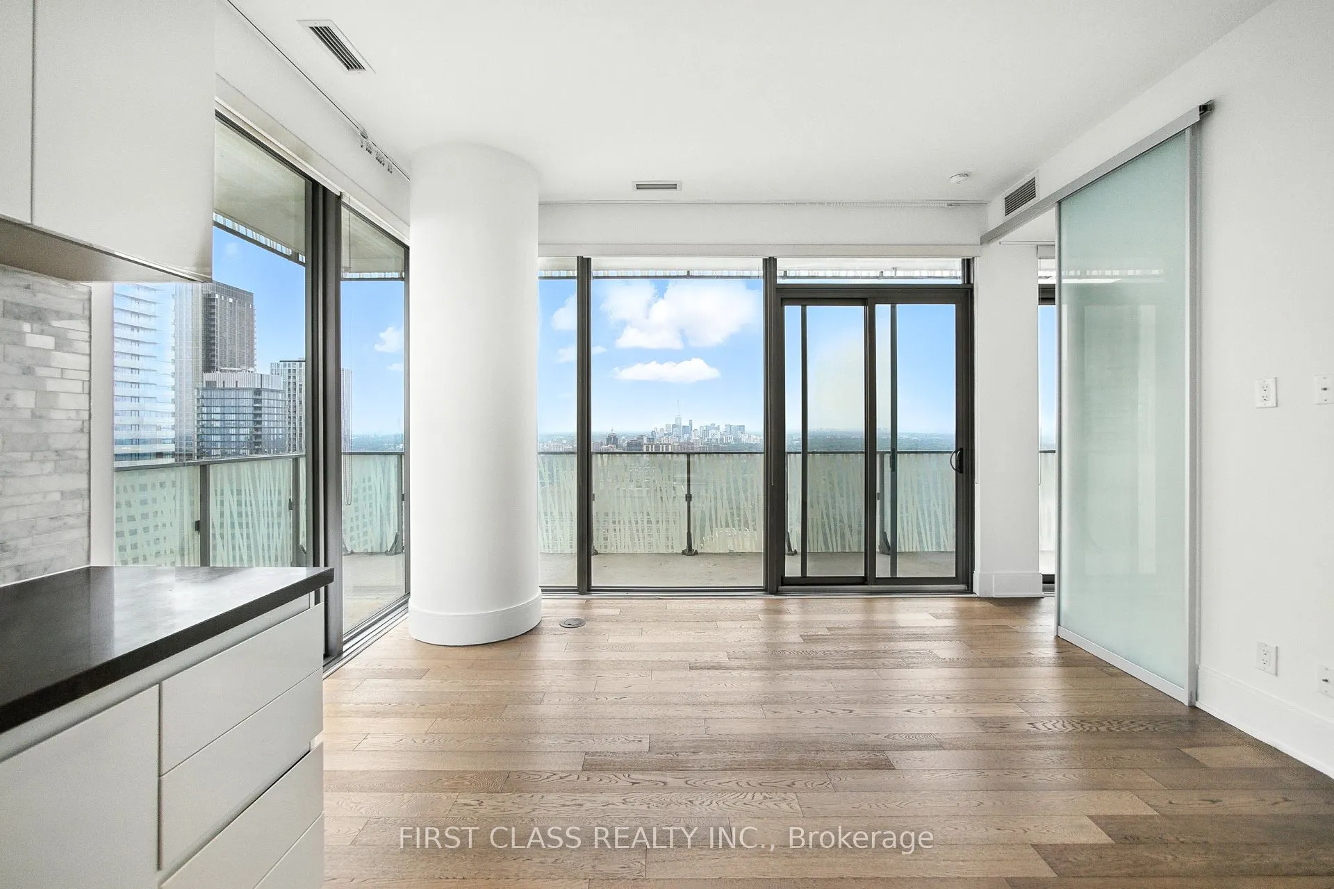 42 Charles Street E, #4804