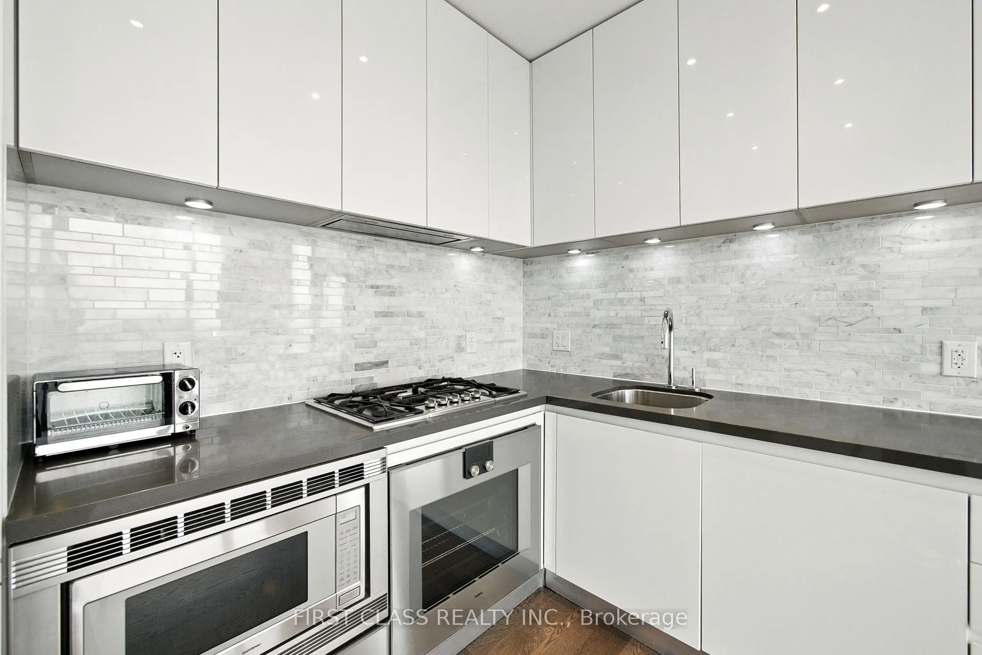 42 Charles Street E, #4804