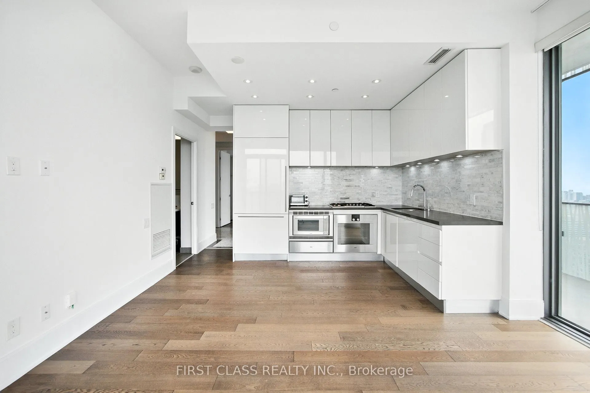 42 Charles Street E, #4804