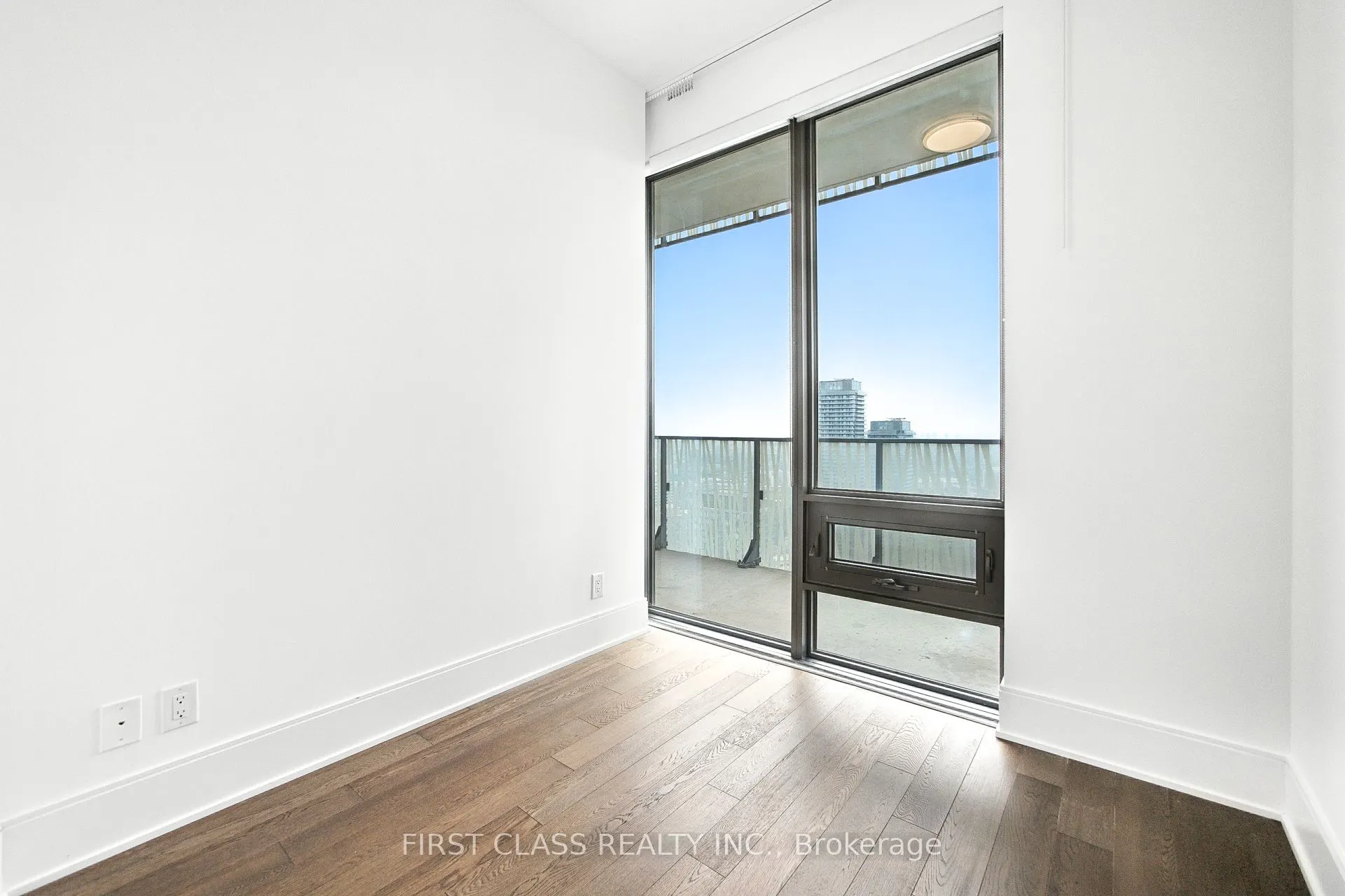 42 Charles Street E, #4804