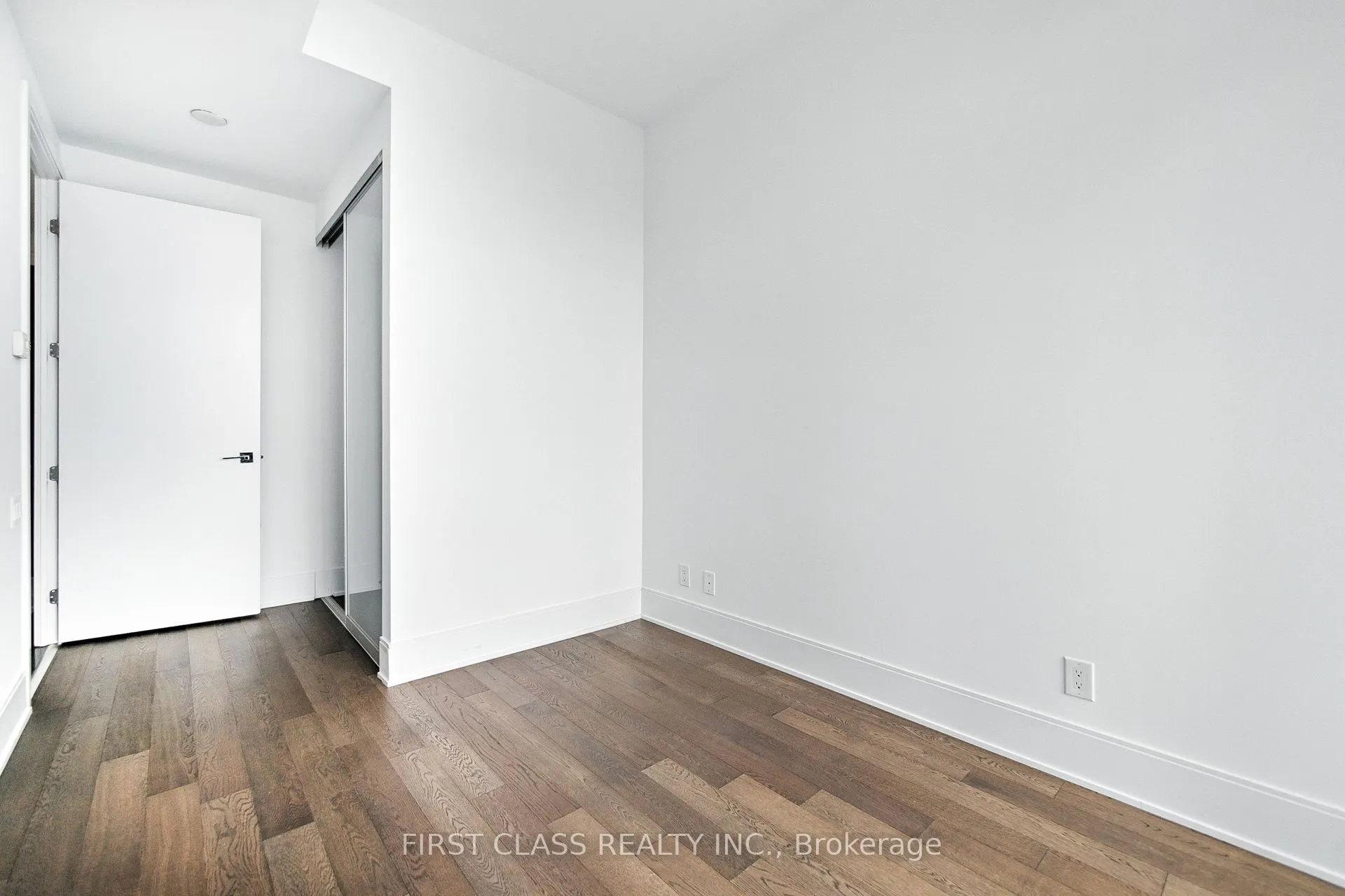 42 Charles Street E, #4804
