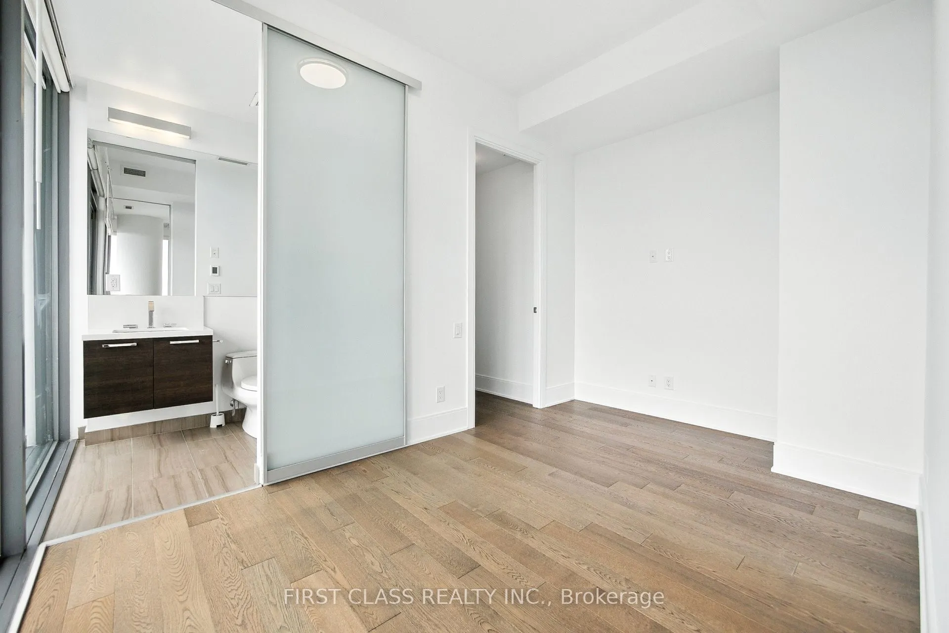 42 Charles Street E, #4804