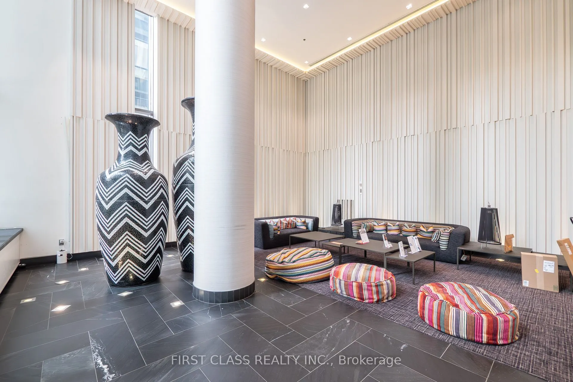 42 Charles Street E, #4804