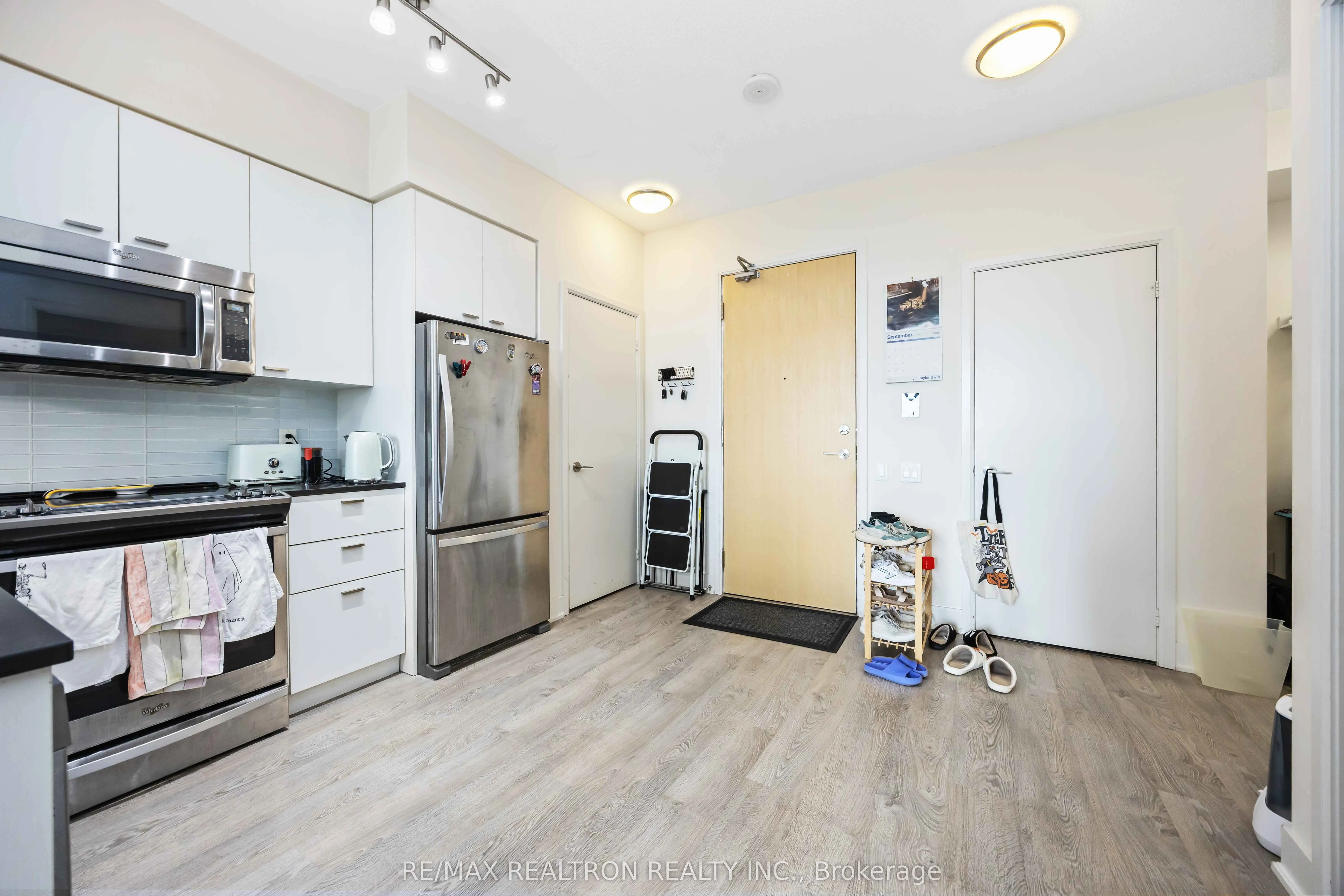 30 Roehampton Avenue, #1501