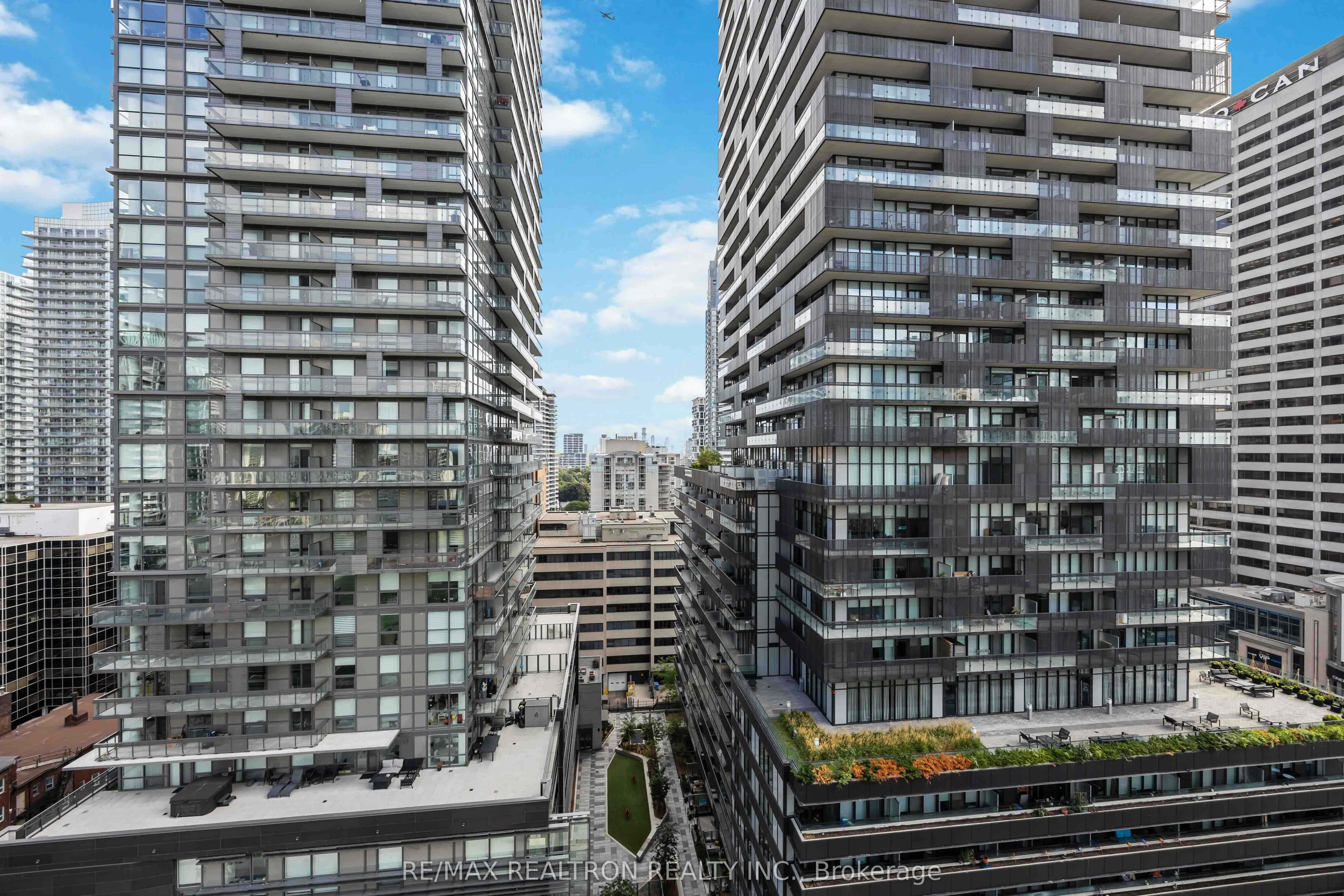 30 Roehampton Avenue, #1501