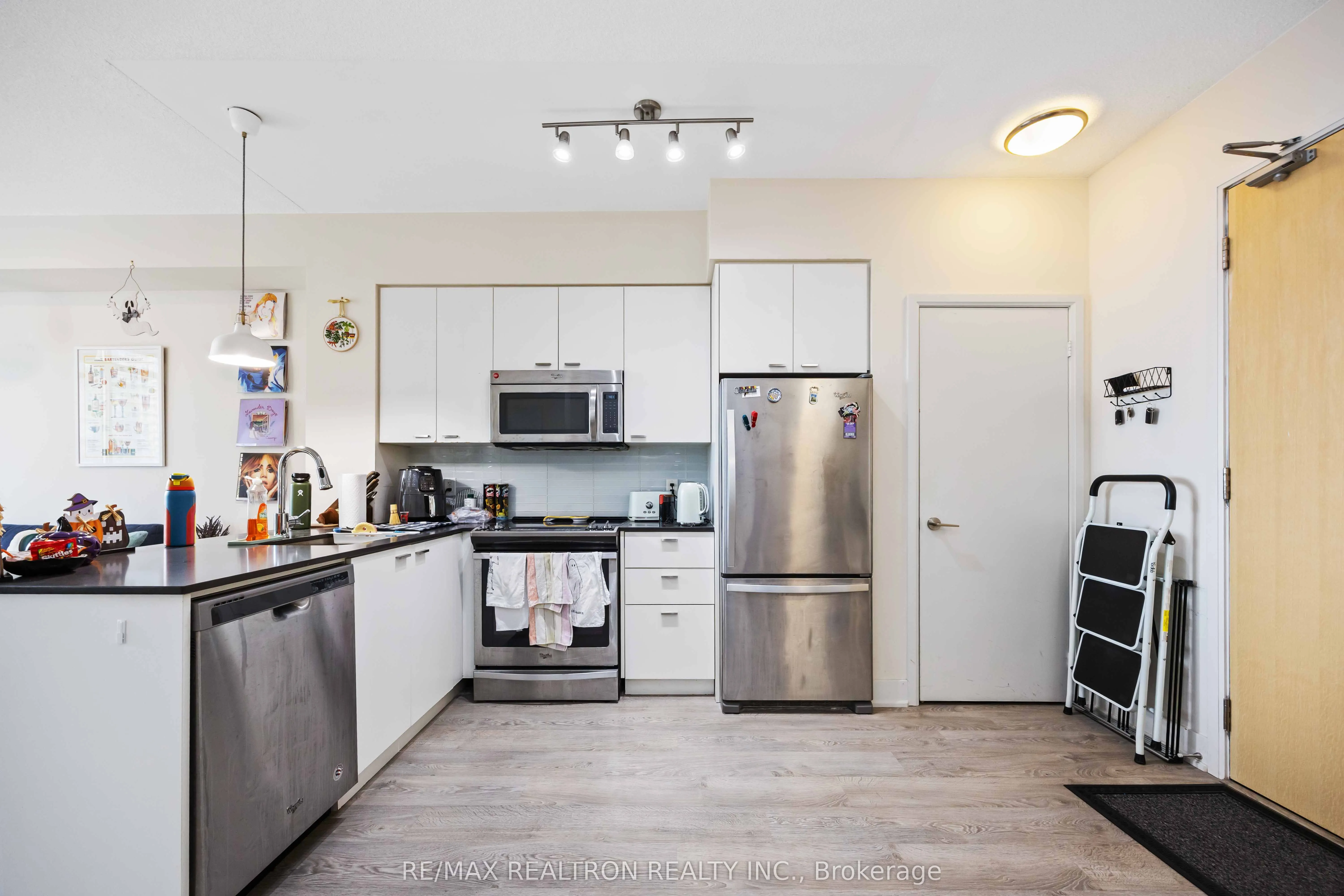 30 Roehampton Avenue, #1501