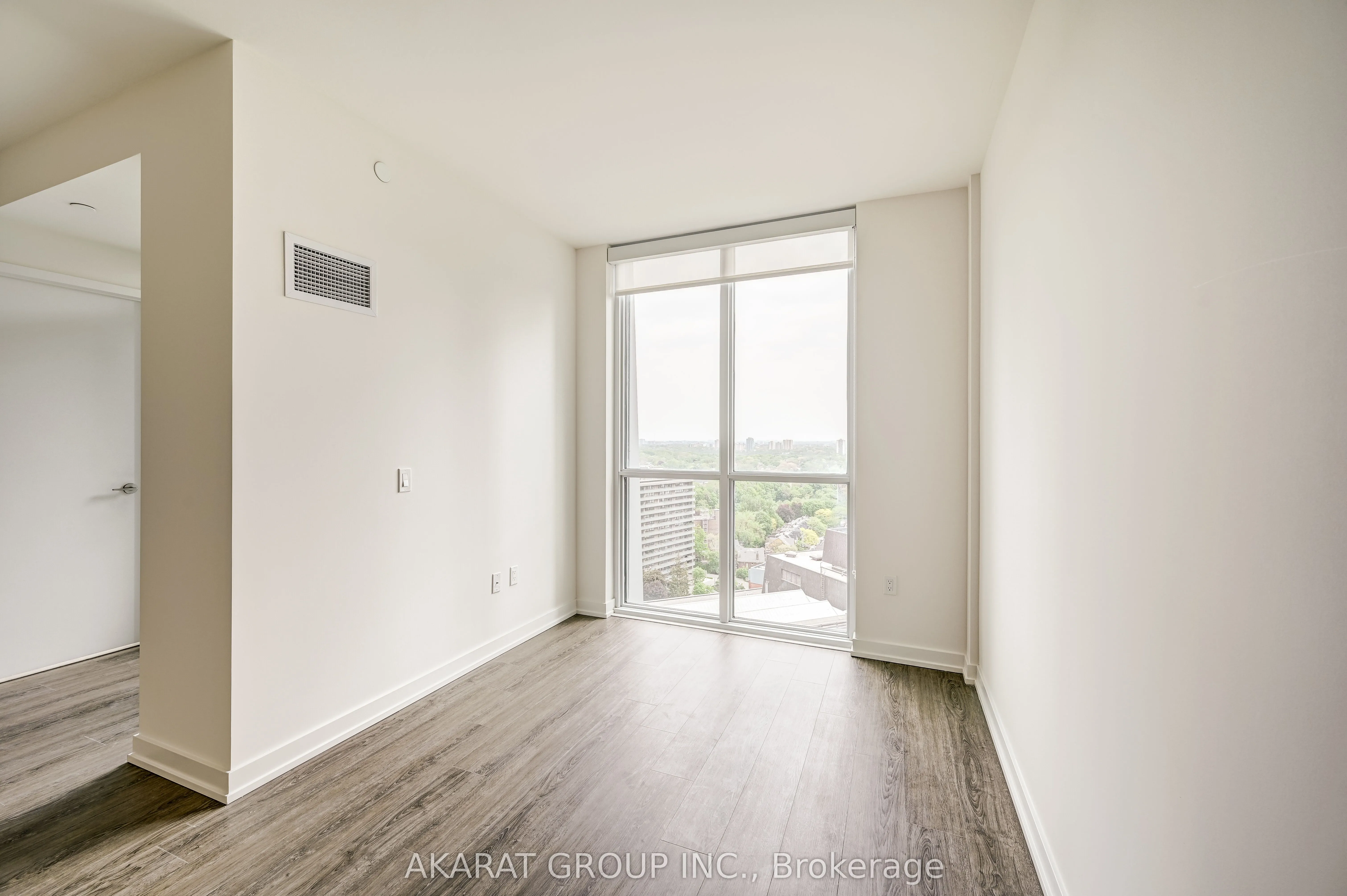 1 Yorkville Avenue, #1711