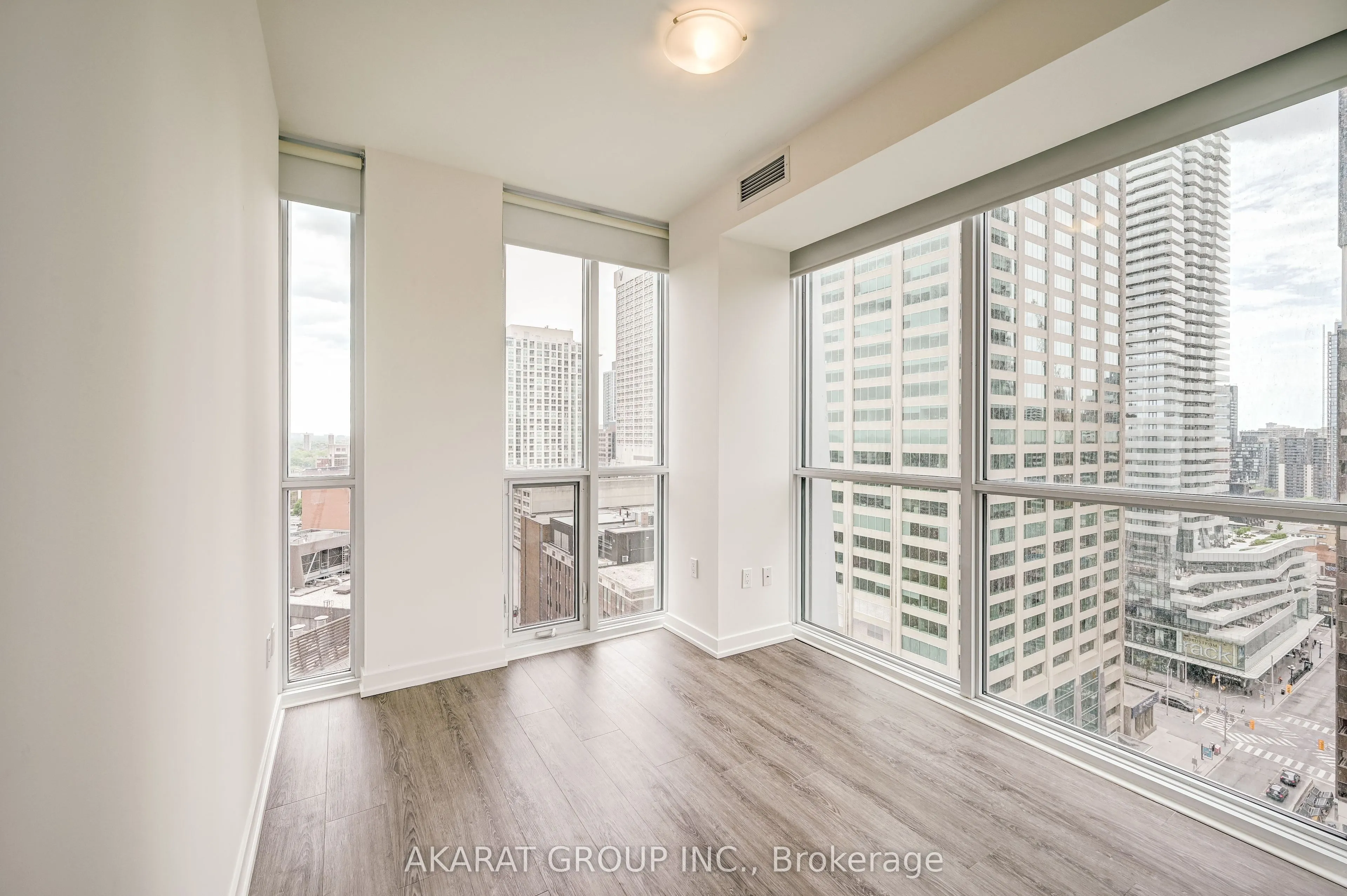 1 Yorkville Avenue, #1711
