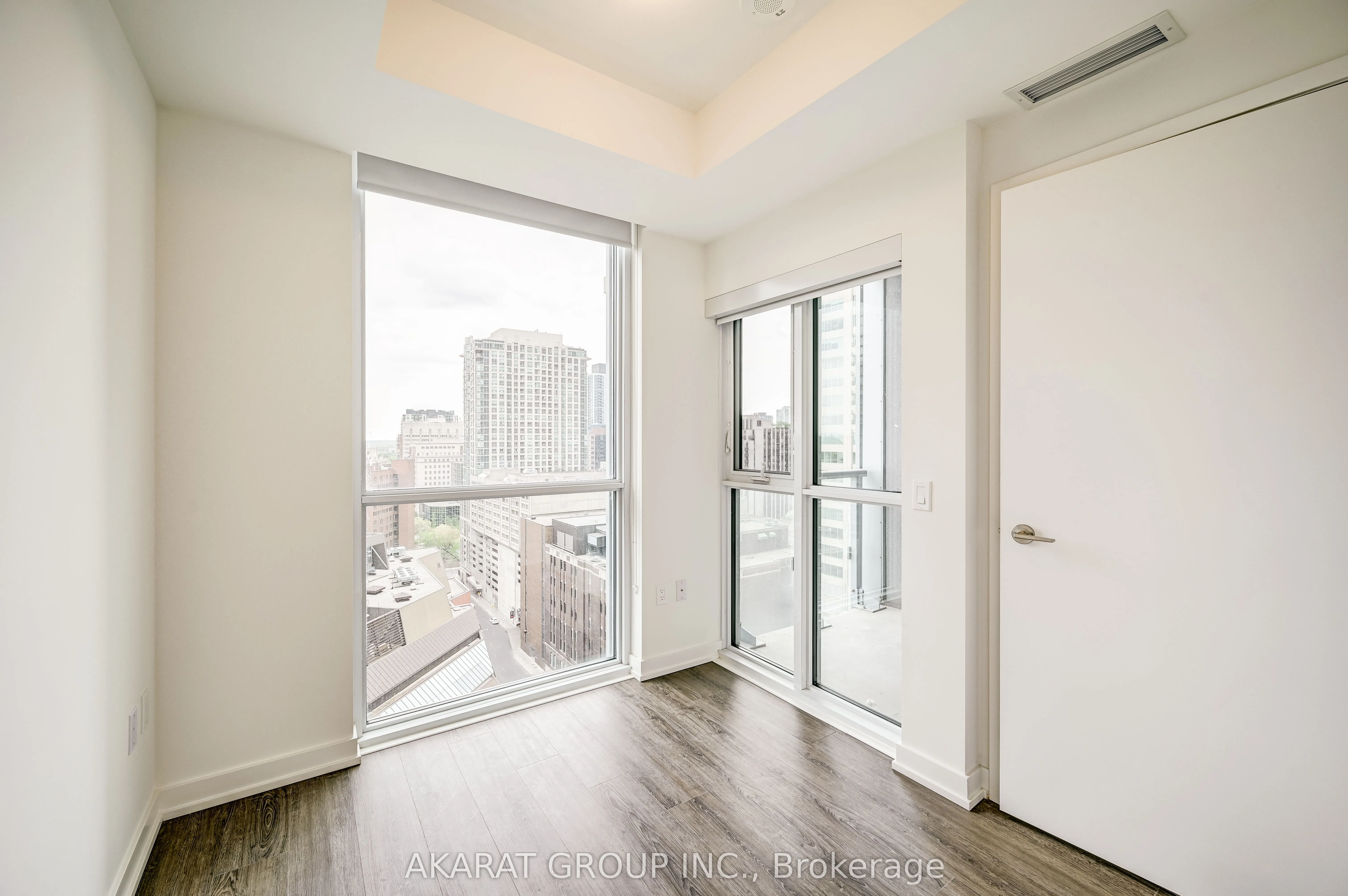 1 Yorkville Avenue, #1711