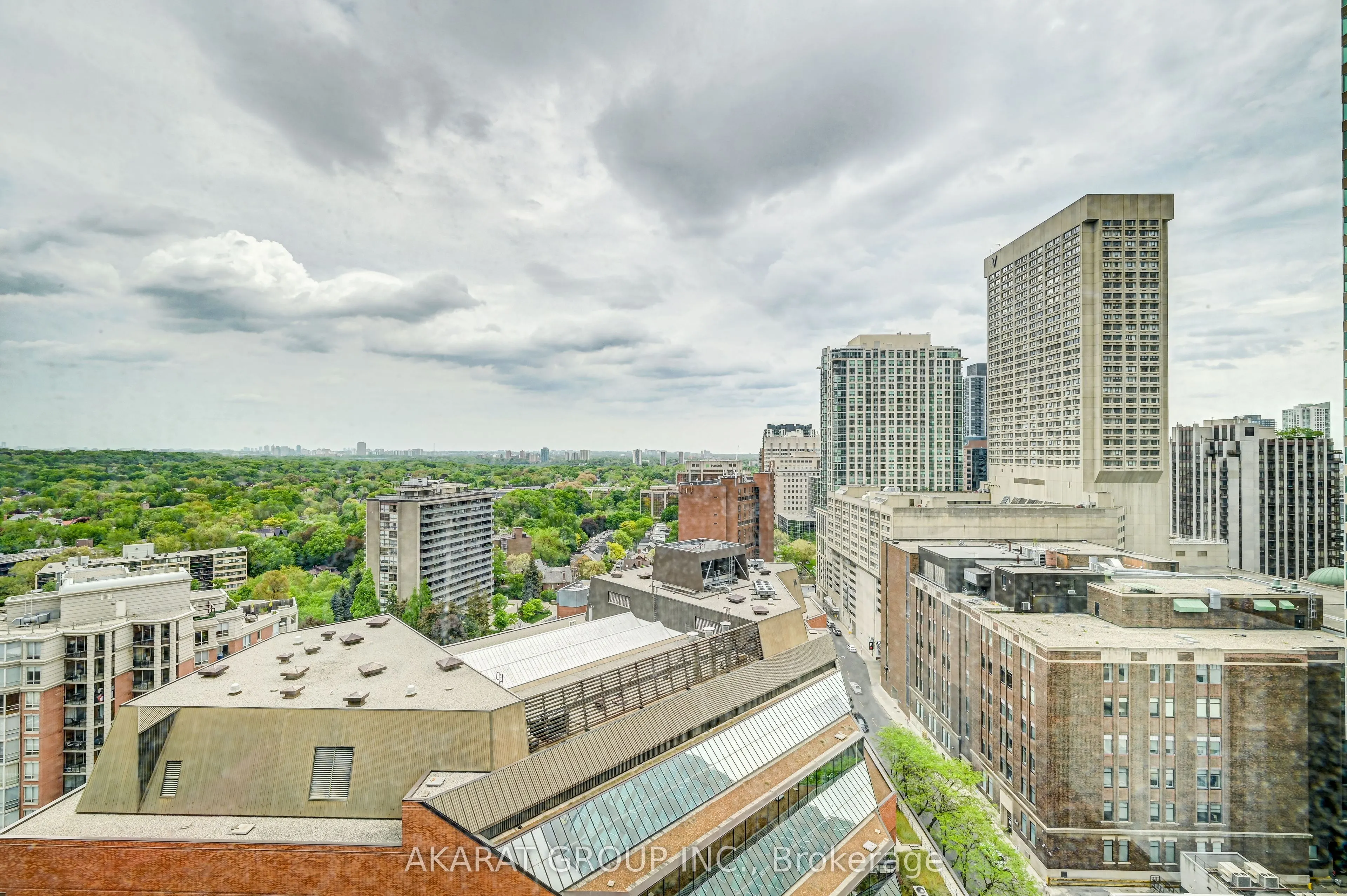 1 Yorkville Avenue, #1711