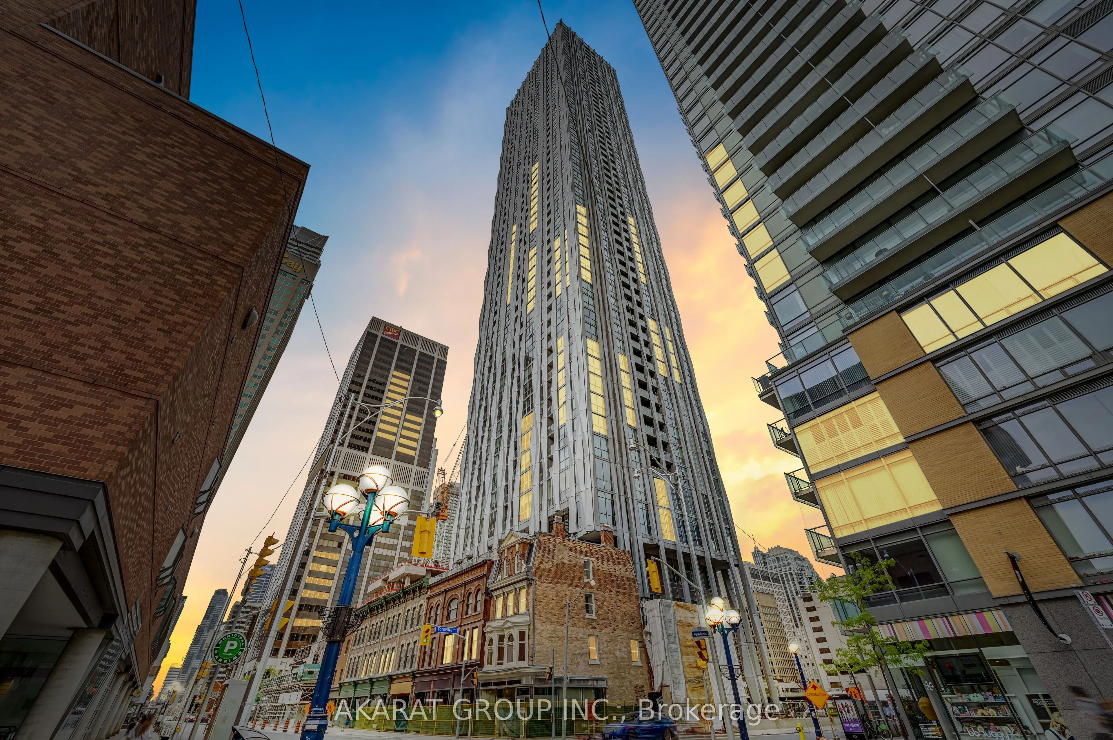 1 Yorkville Avenue, #1711