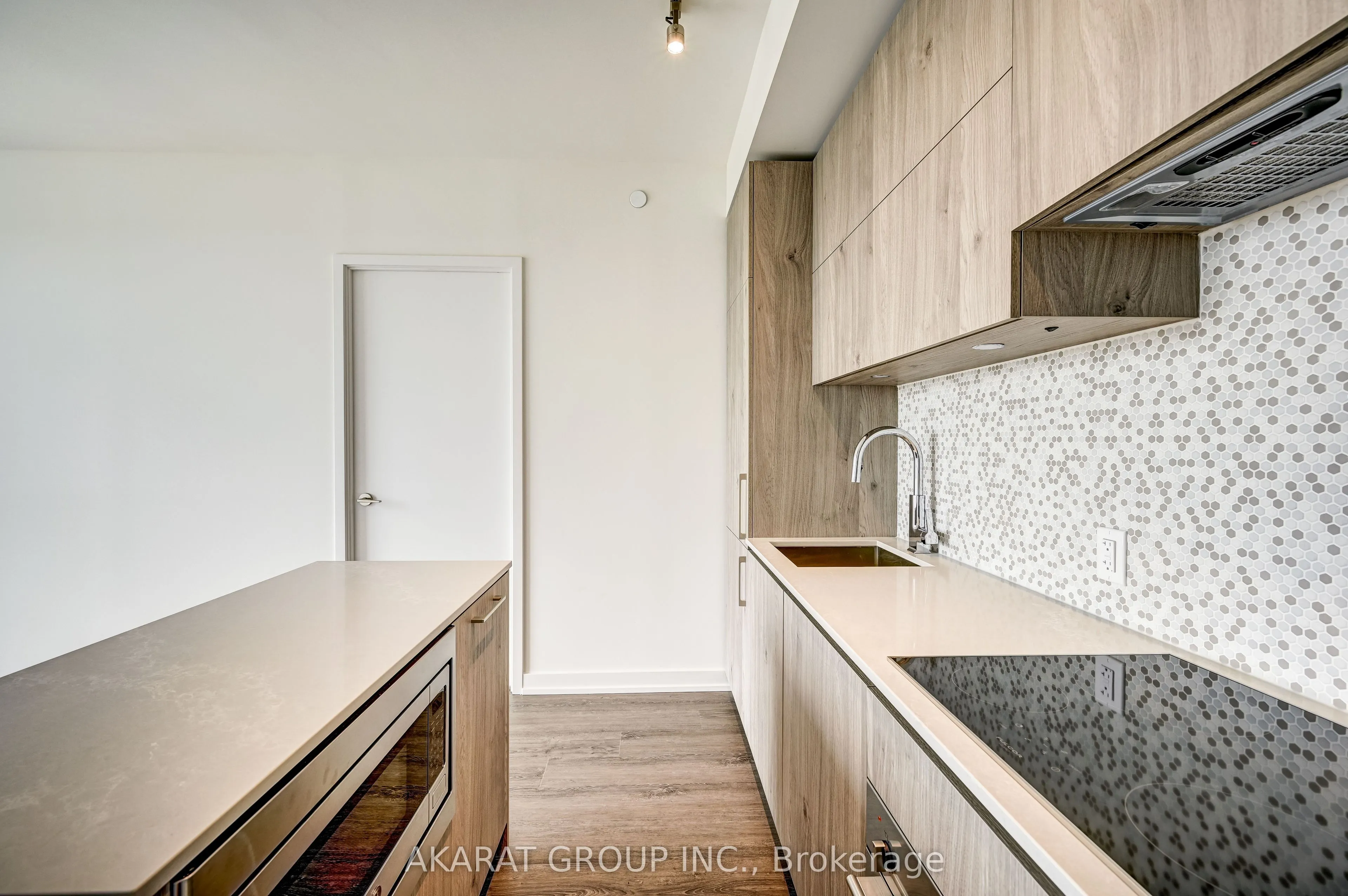 1 Yorkville Avenue, #1711