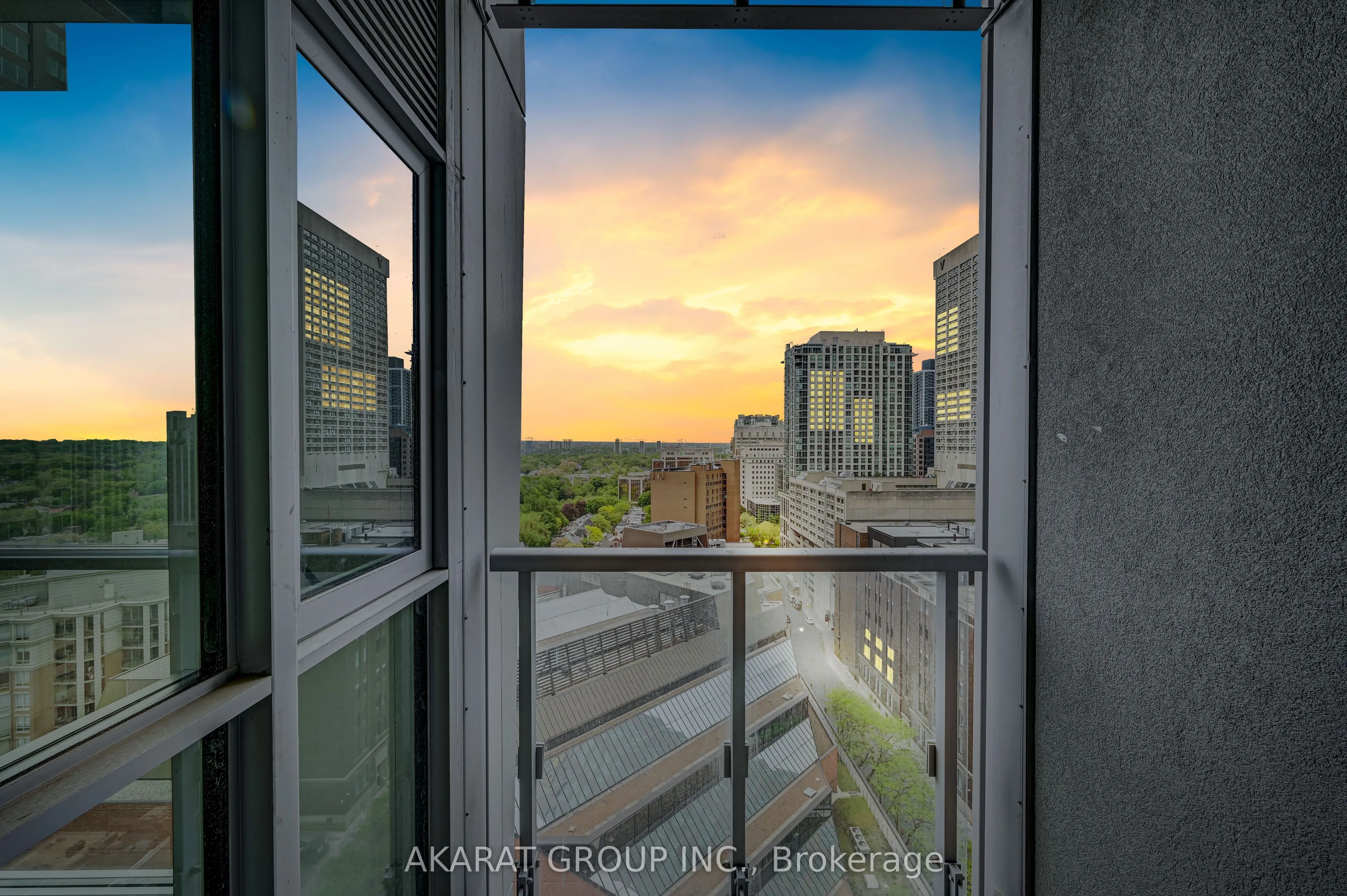 1 Yorkville Avenue, #1711