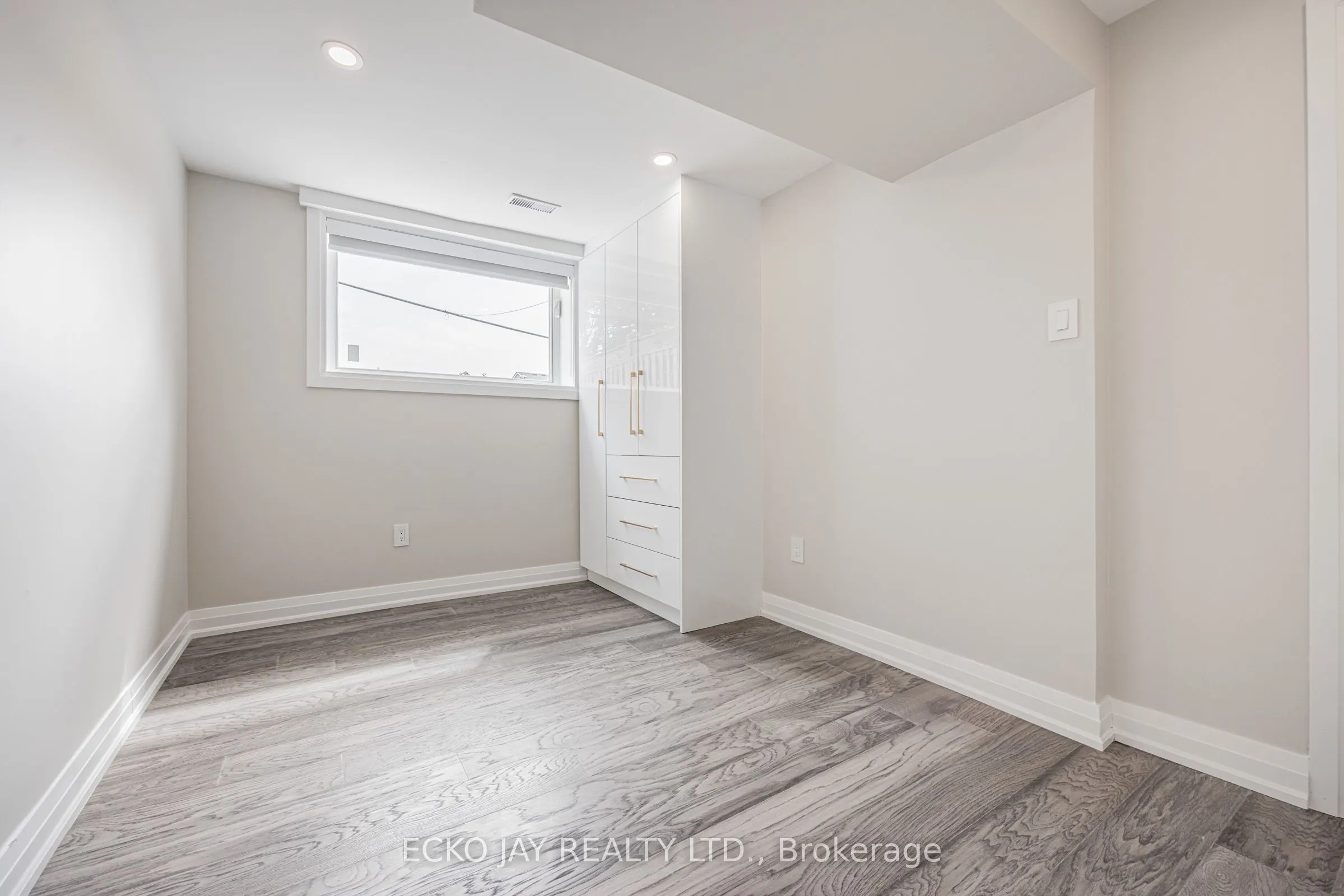 32 Hirondelle Place