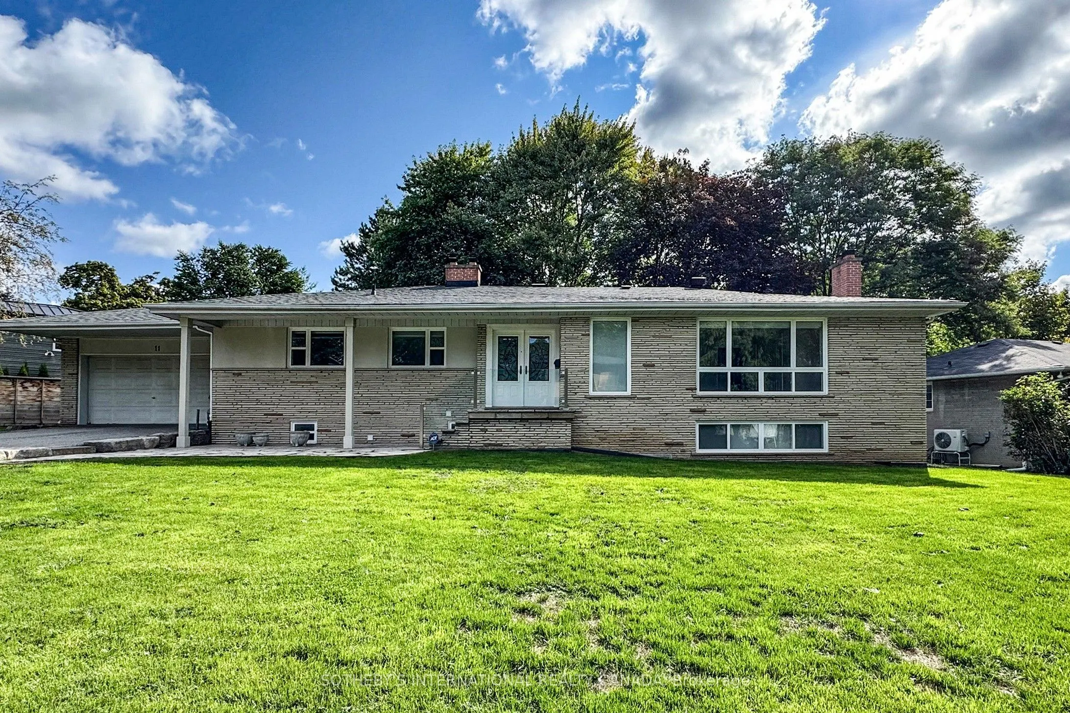 11 Tetbury Crescent