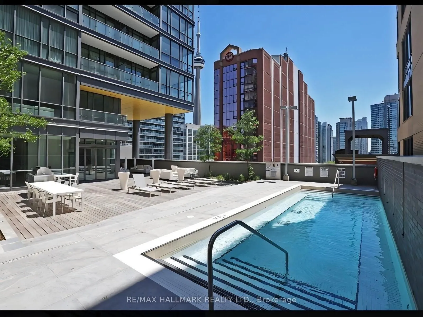 8 Charlotte Street, #507