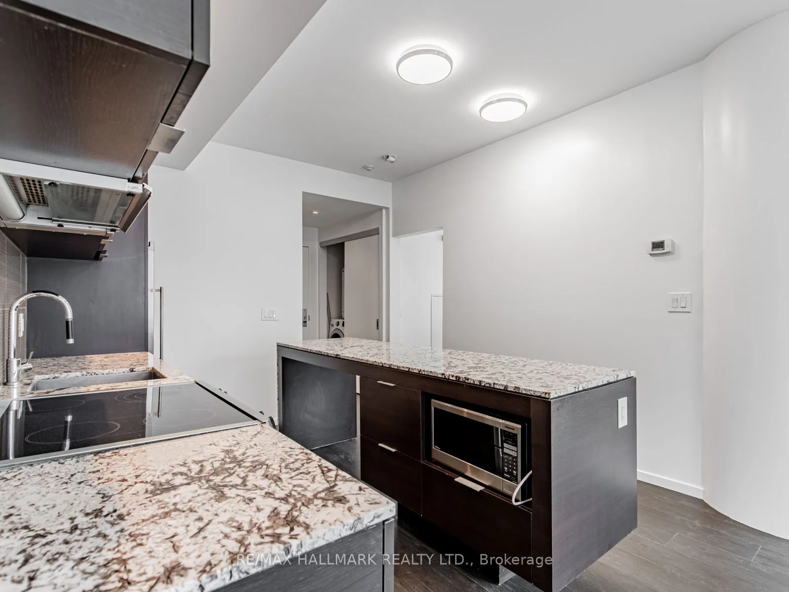 8 Charlotte Street, #507