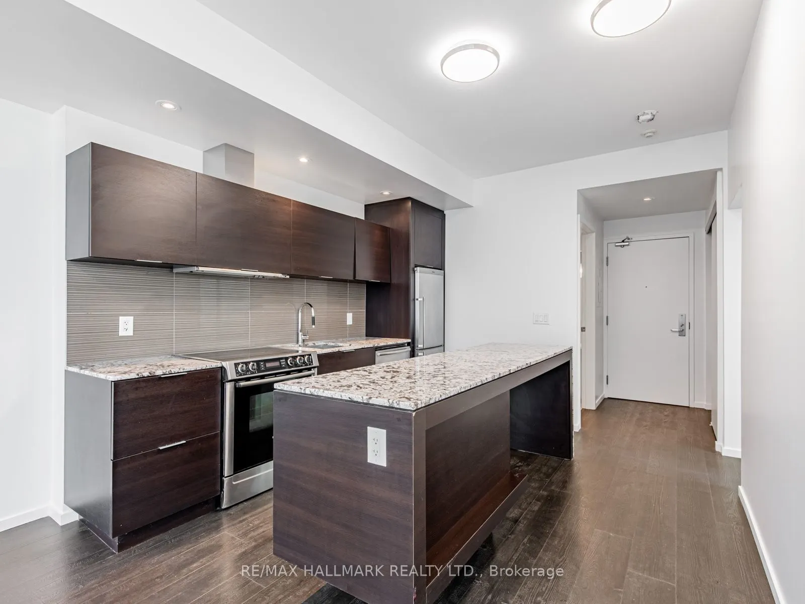 8 Charlotte Street, #507