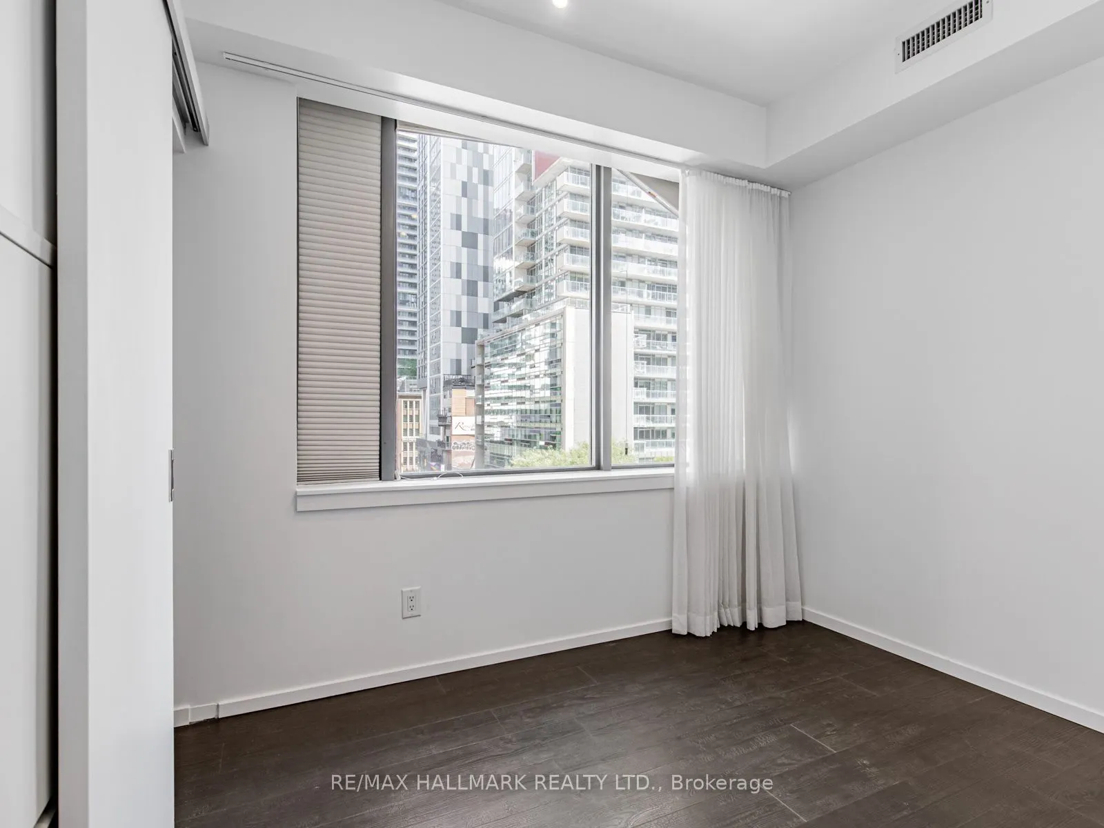 8 Charlotte Street, #507
