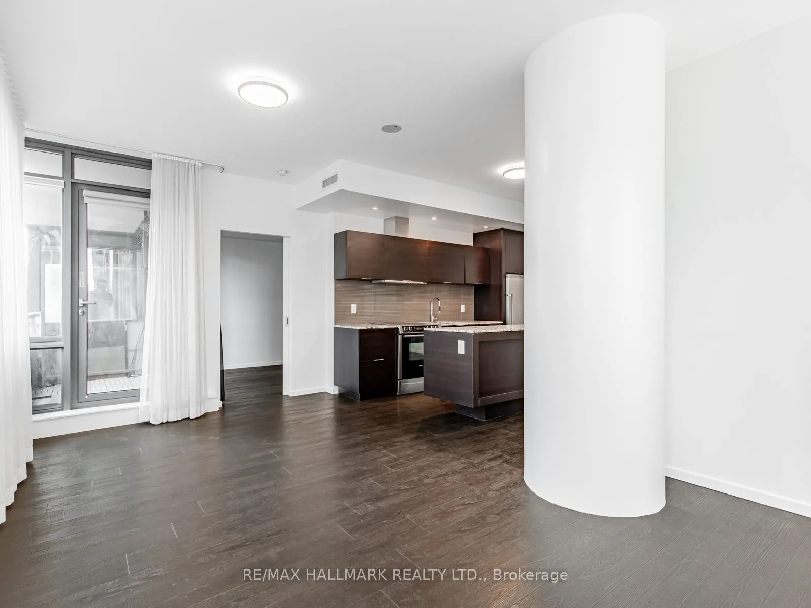 8 Charlotte Street, #507