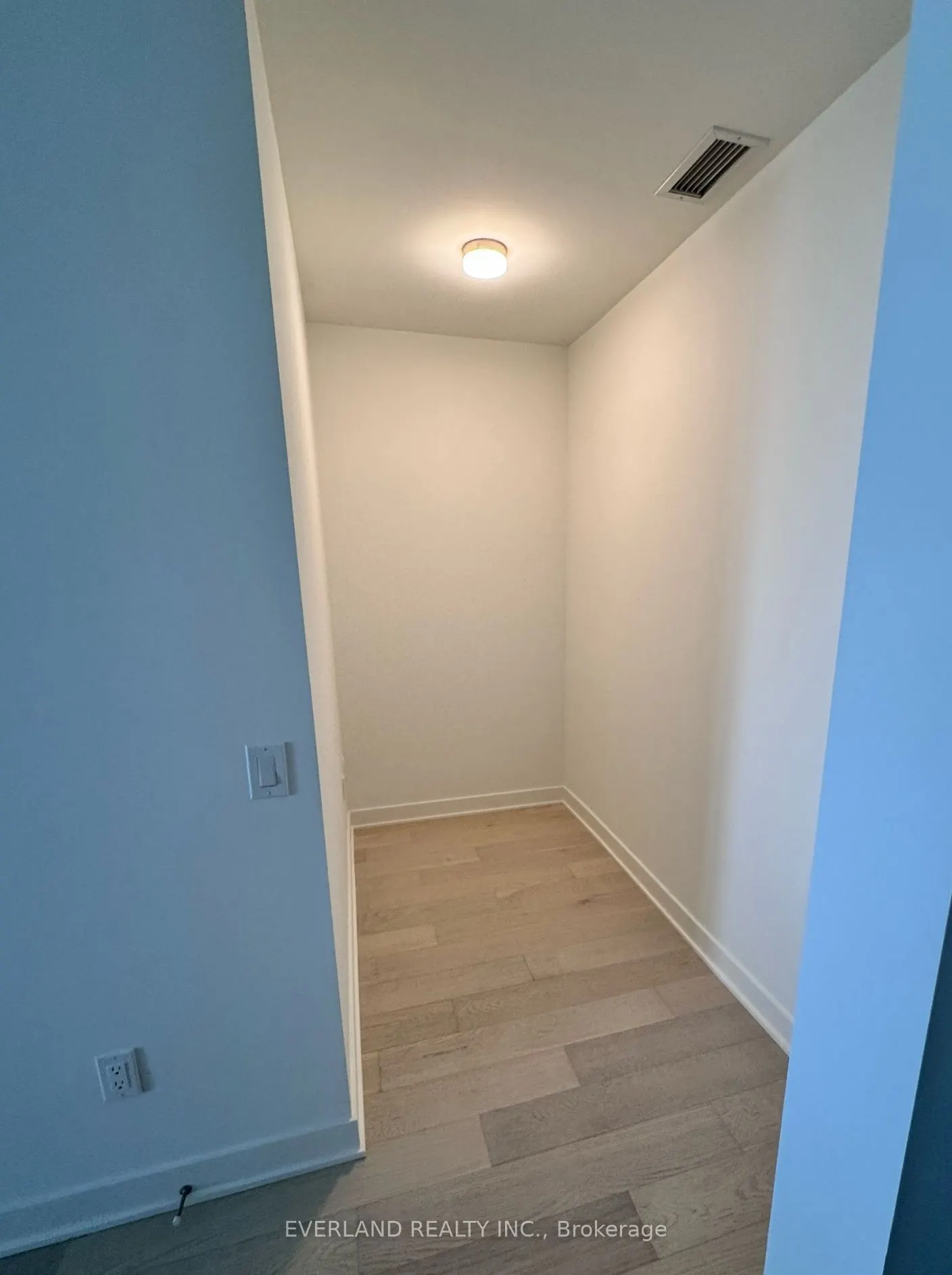 11 Yorkville Avenue, #4803