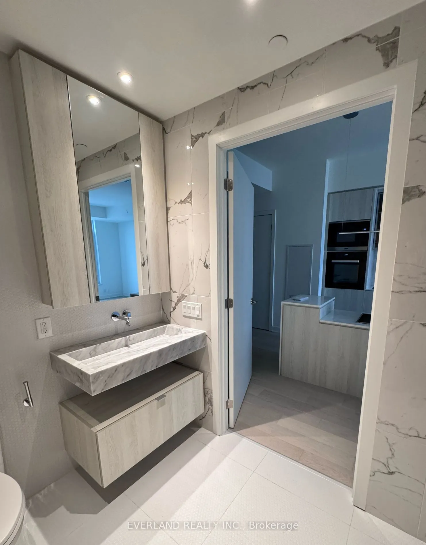 11 Yorkville Avenue, #4803