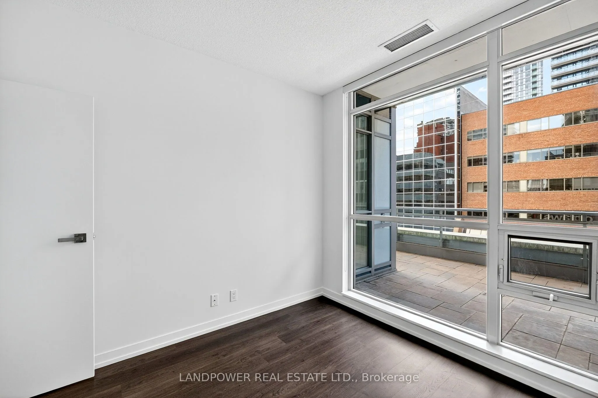 89 Dunfield Avenue, #403