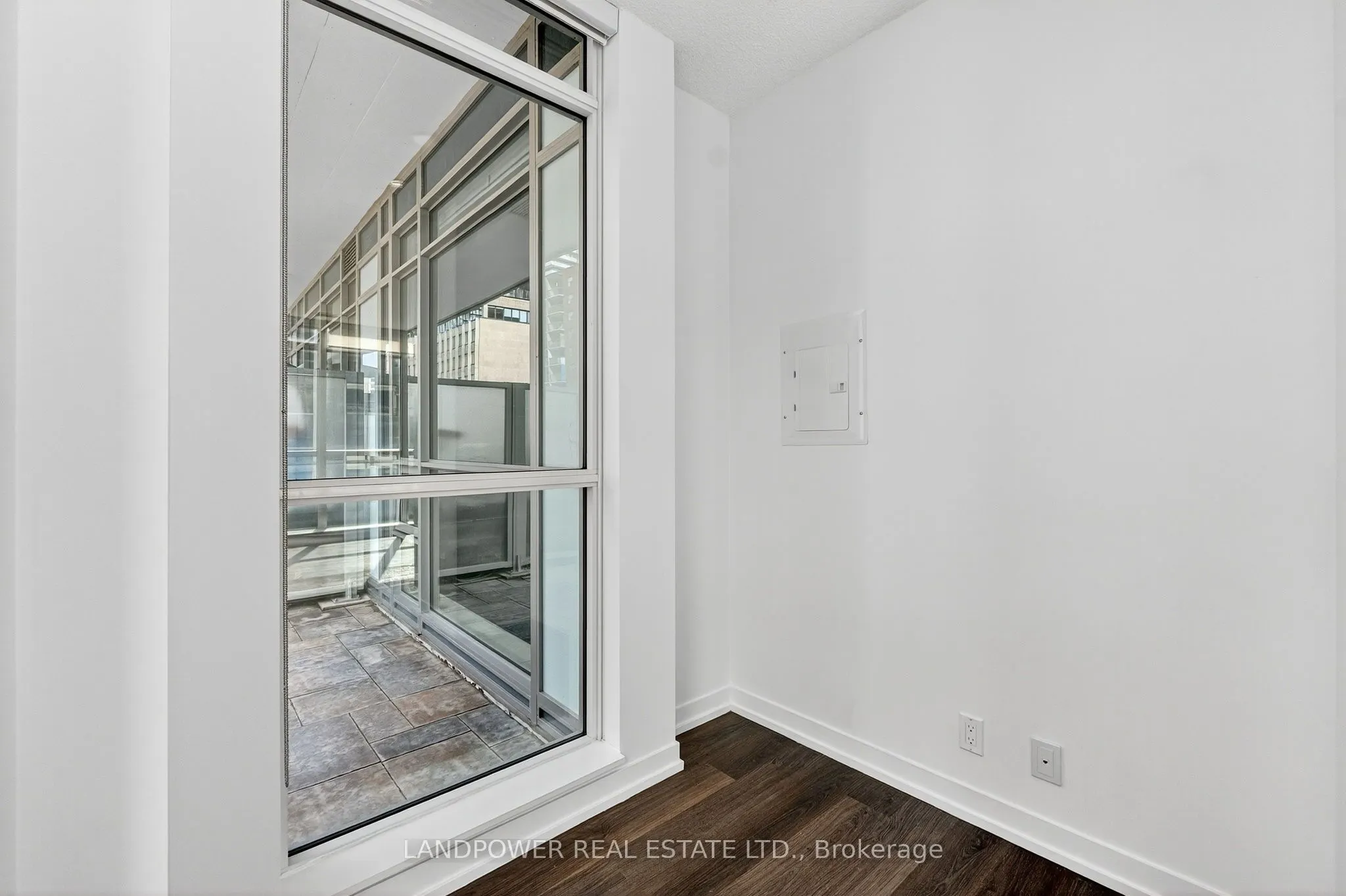 89 Dunfield Avenue, #403