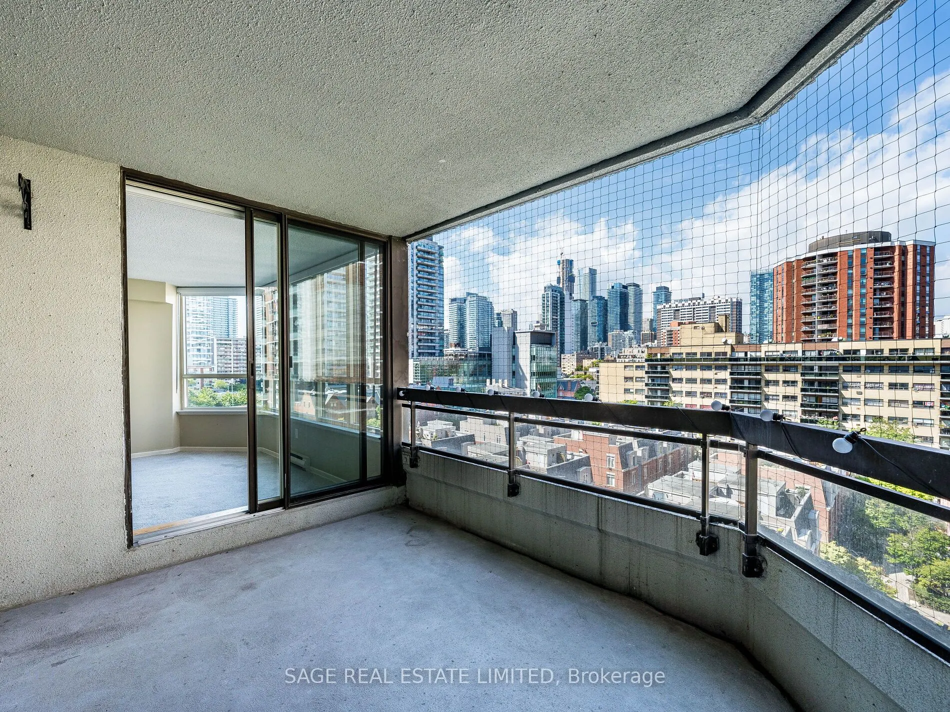 130 Carlton Street, #903
