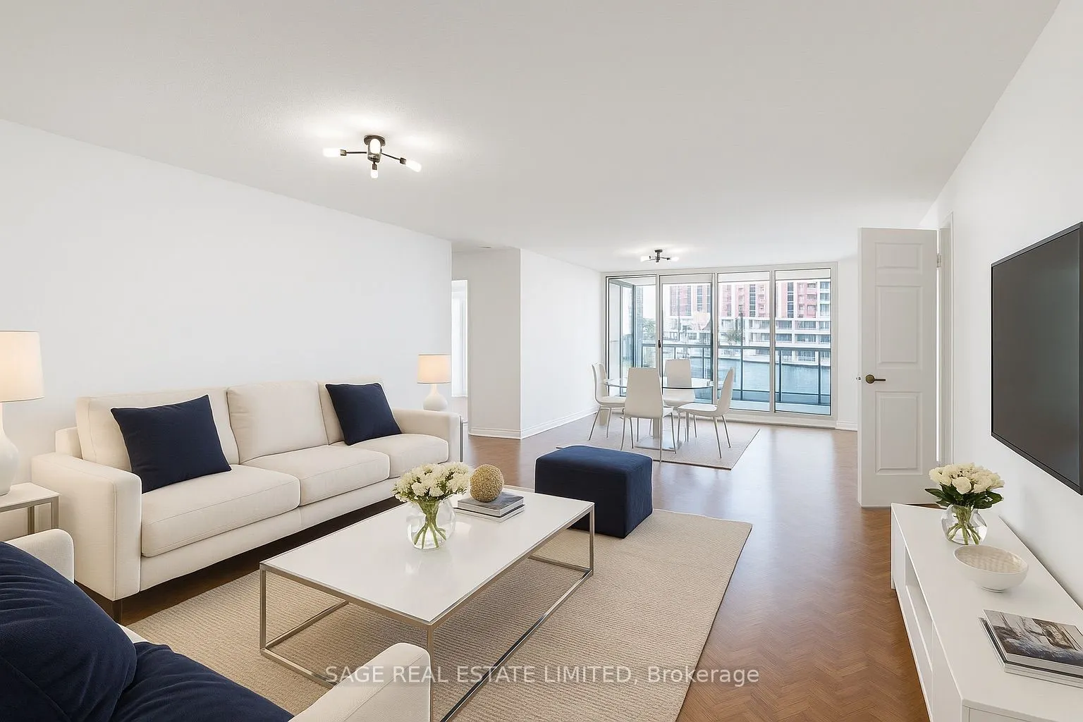 130 Carlton Street, #903
