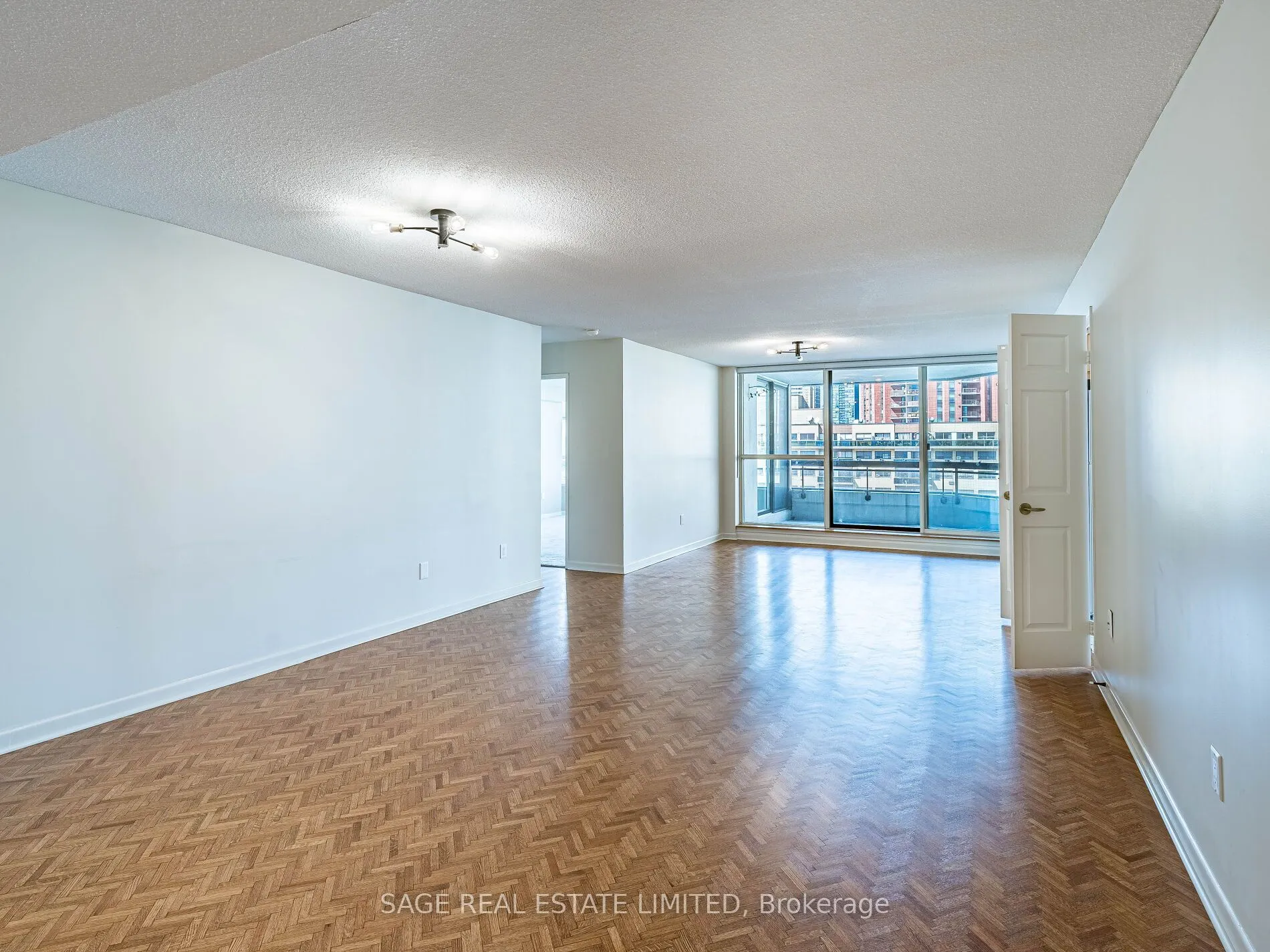 130 Carlton Street, #903