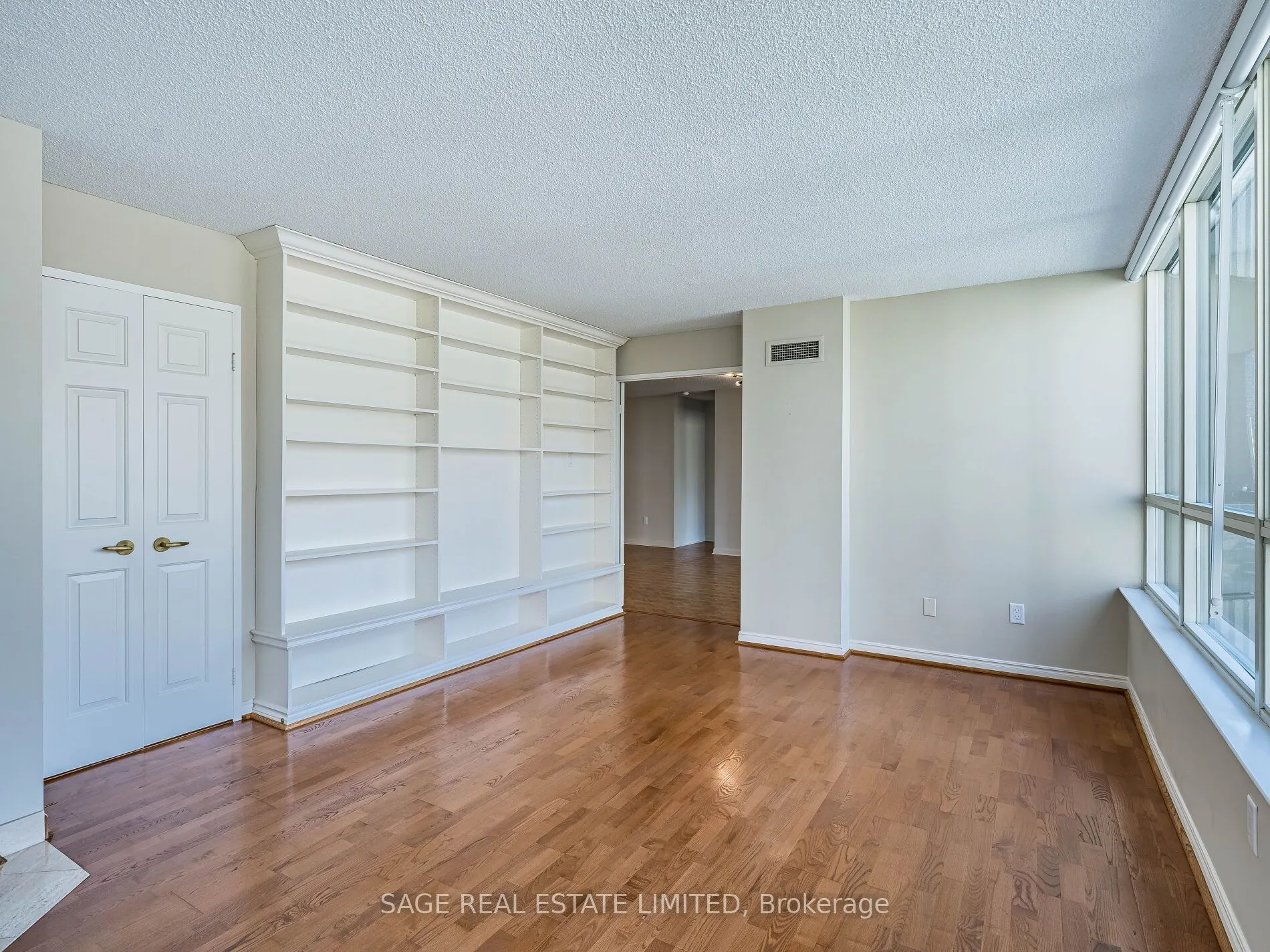130 Carlton Street, #903