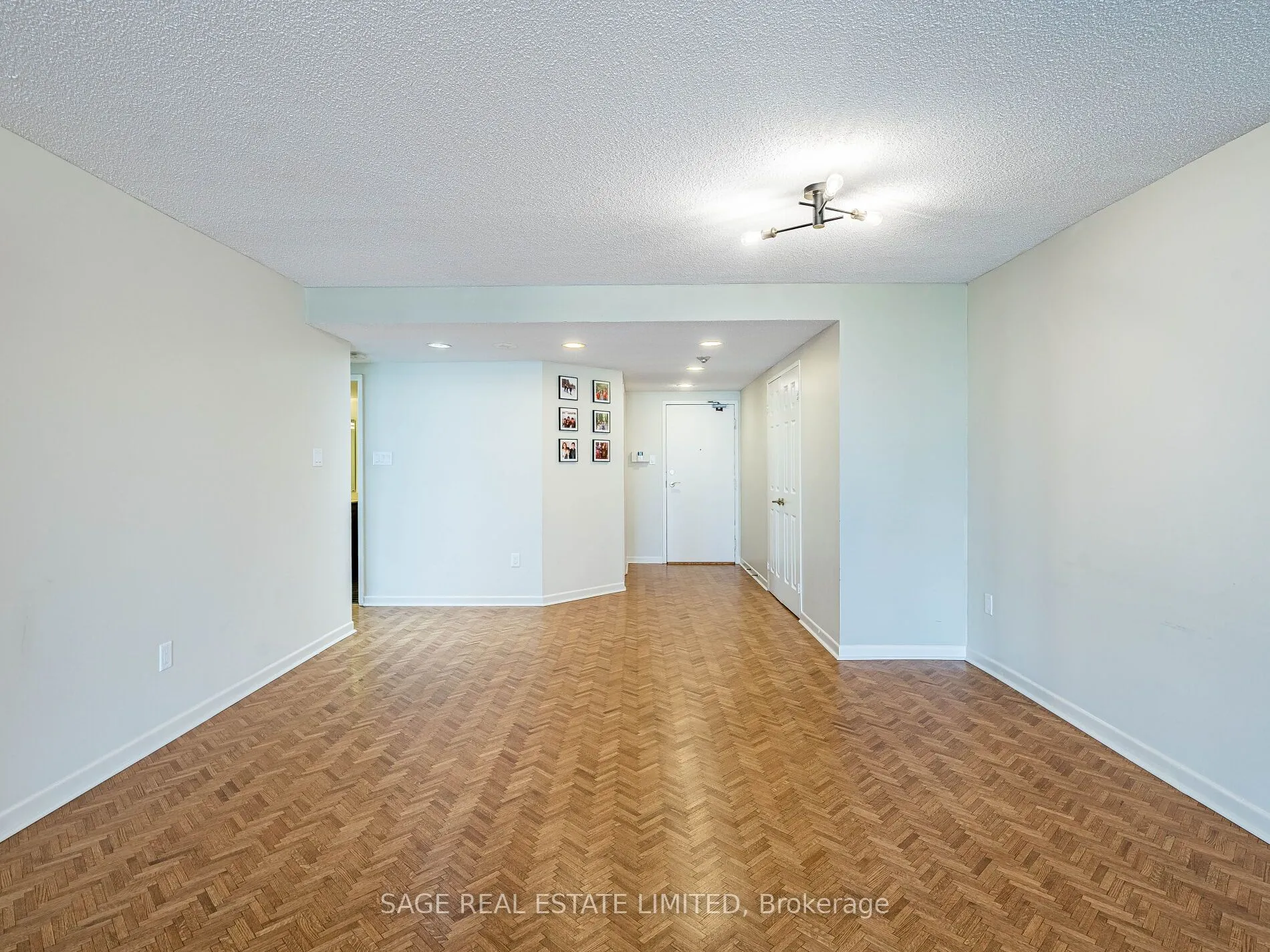 130 Carlton Street, #903