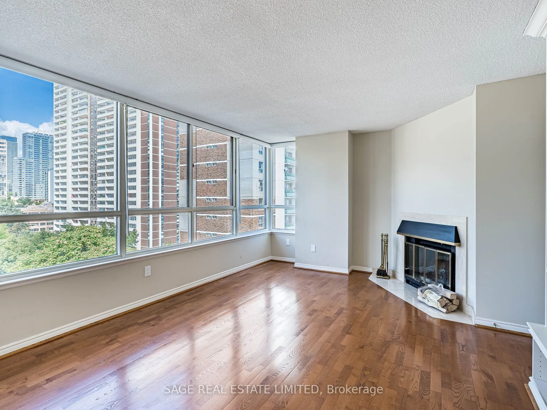 130 Carlton Street, #903