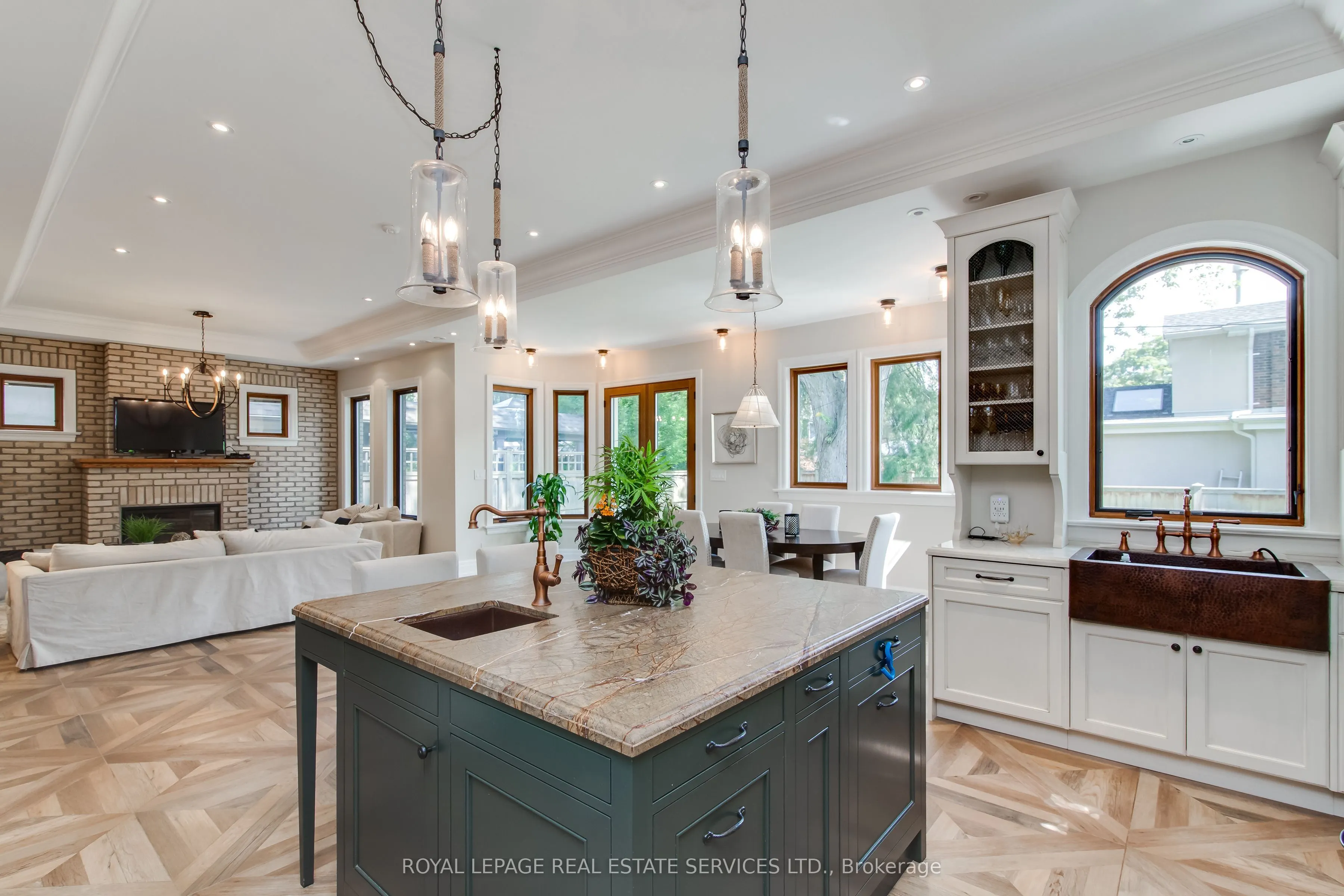 441 Oriole Parkway