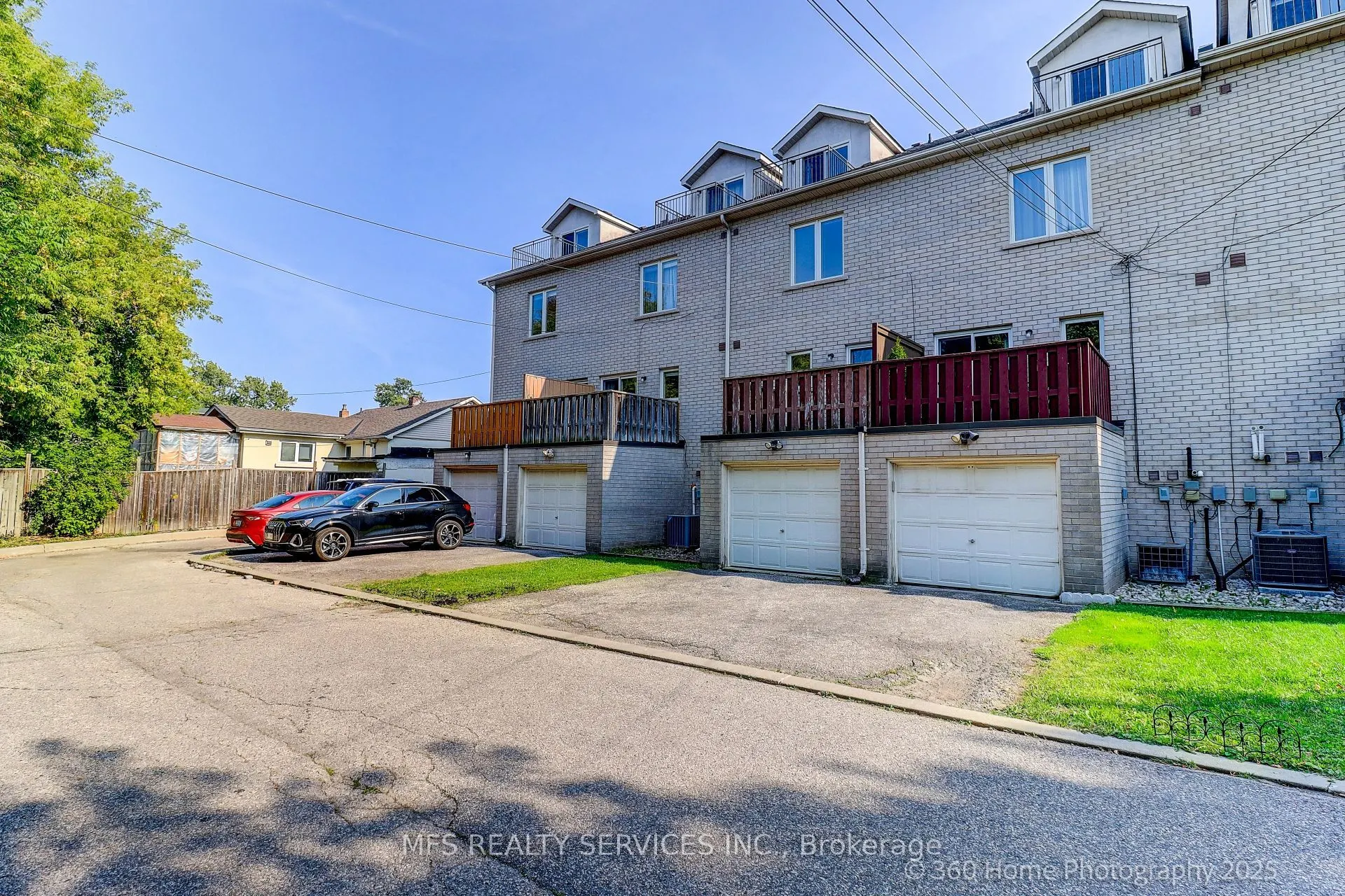 132 B Finch Avenue E