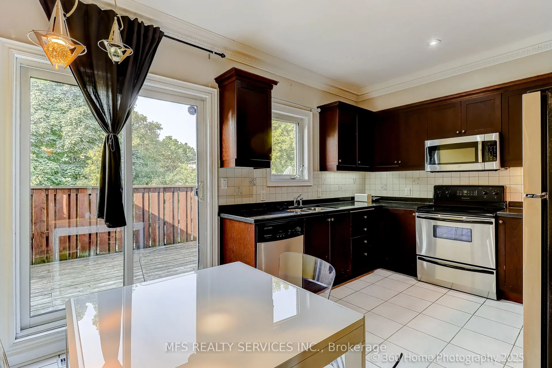132 B Finch Avenue E