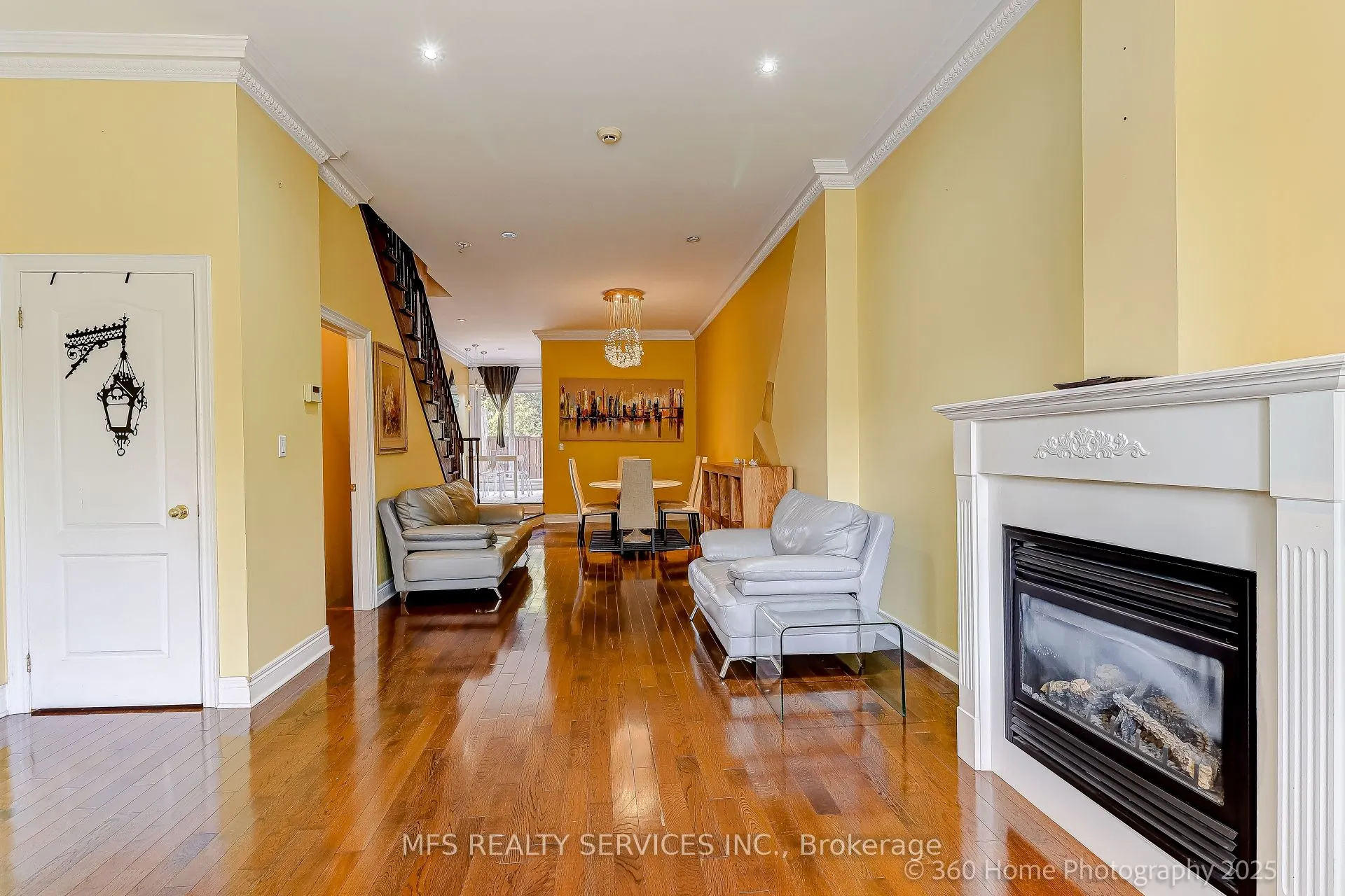 132 B Finch Avenue E