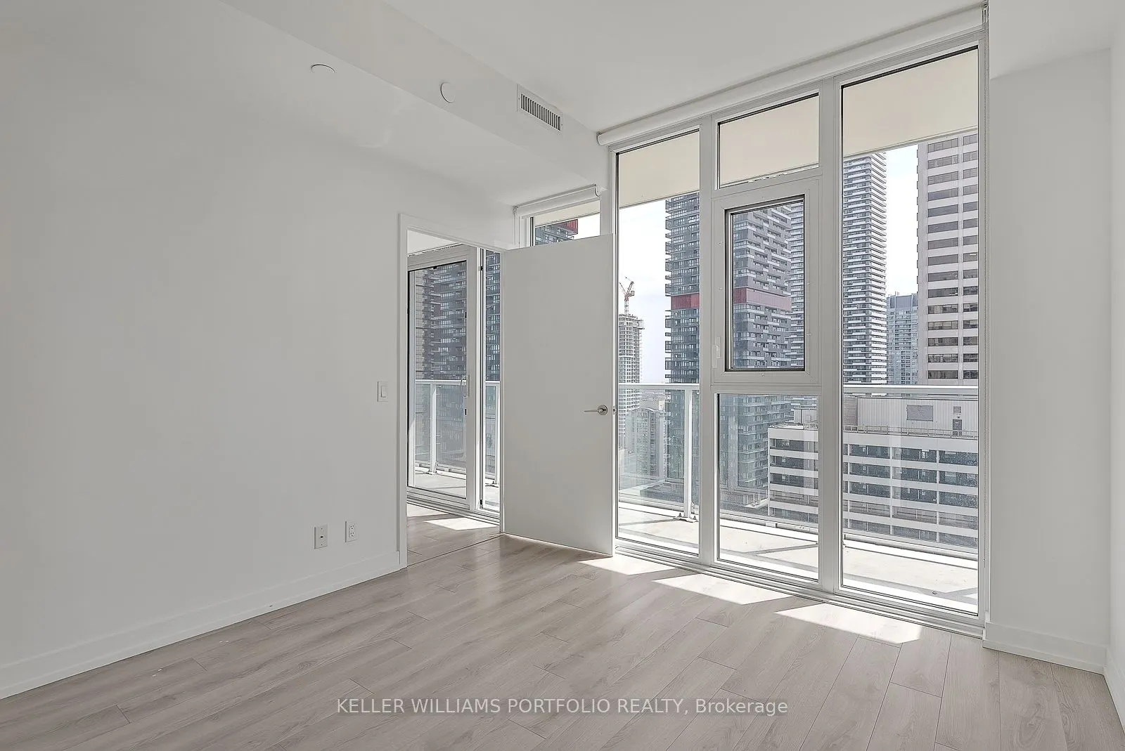 33 Helendale Avenue, #1709