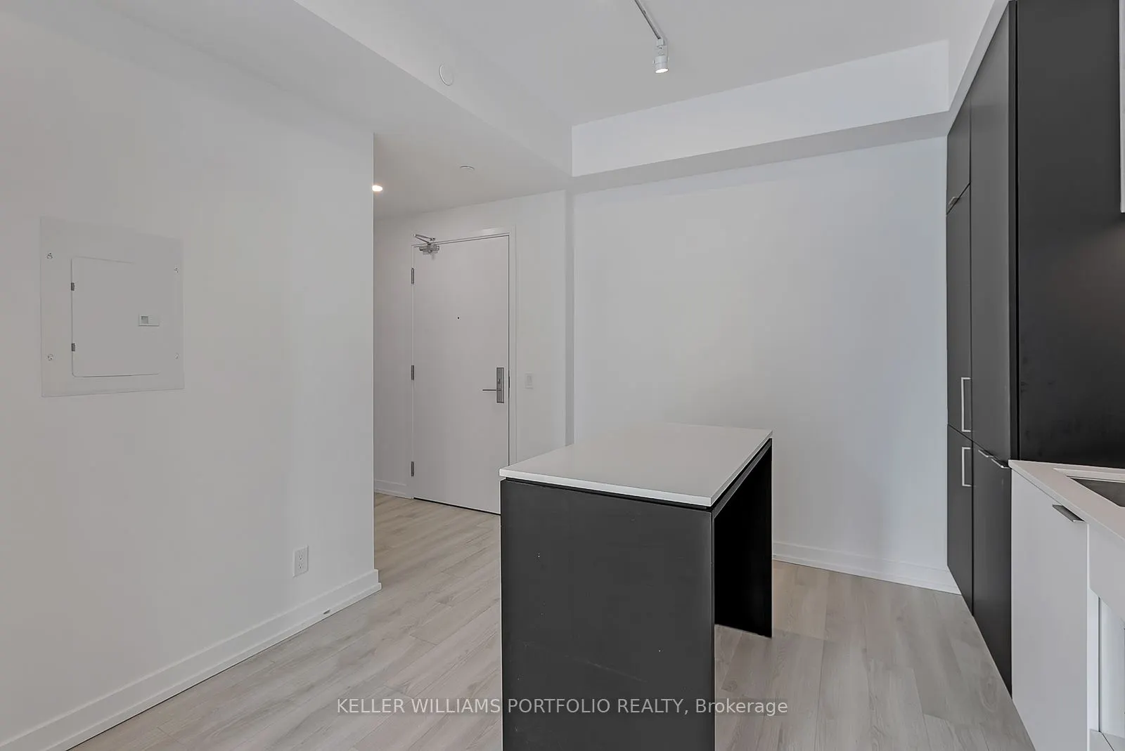 33 Helendale Avenue, #1709