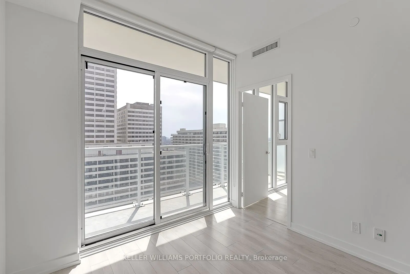 33 Helendale Avenue, #1709