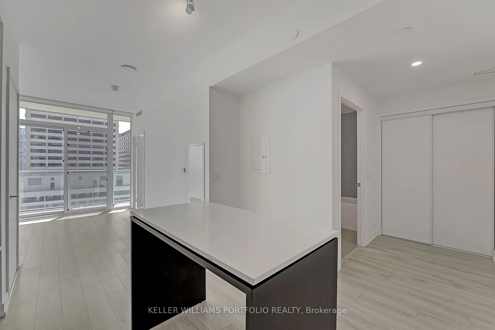 33 Helendale Avenue, #1709