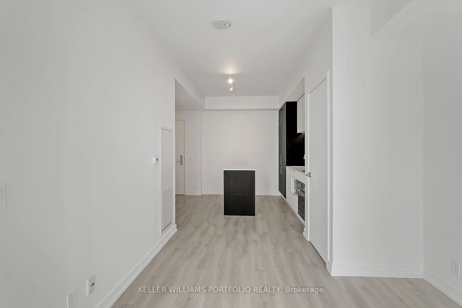33 Helendale Avenue, #1709