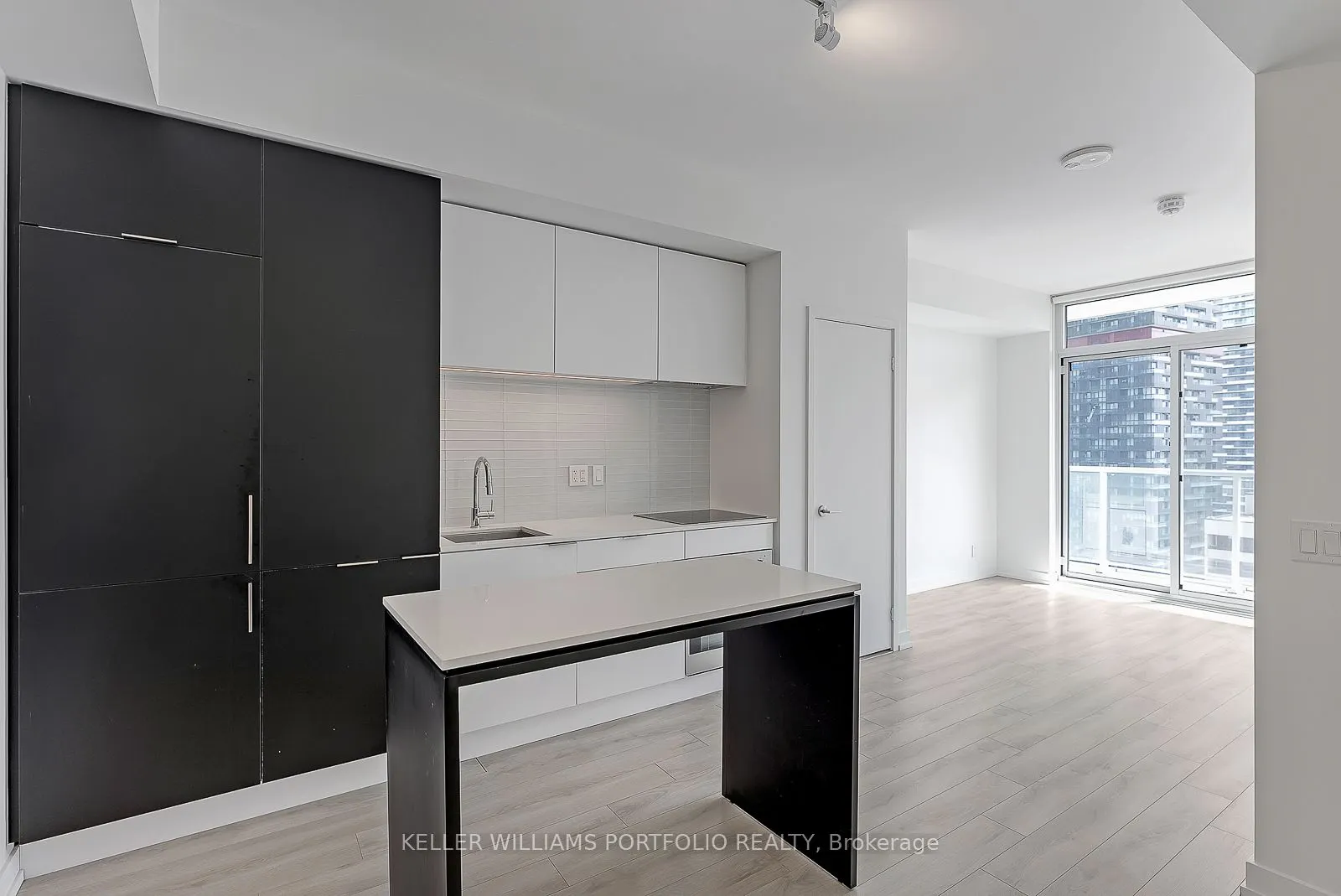 33 Helendale Avenue, #1709