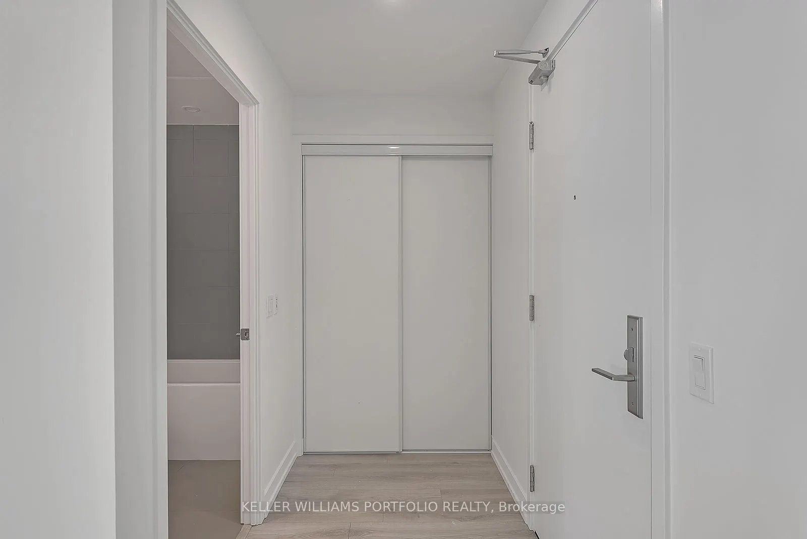 33 Helendale Avenue, #1709