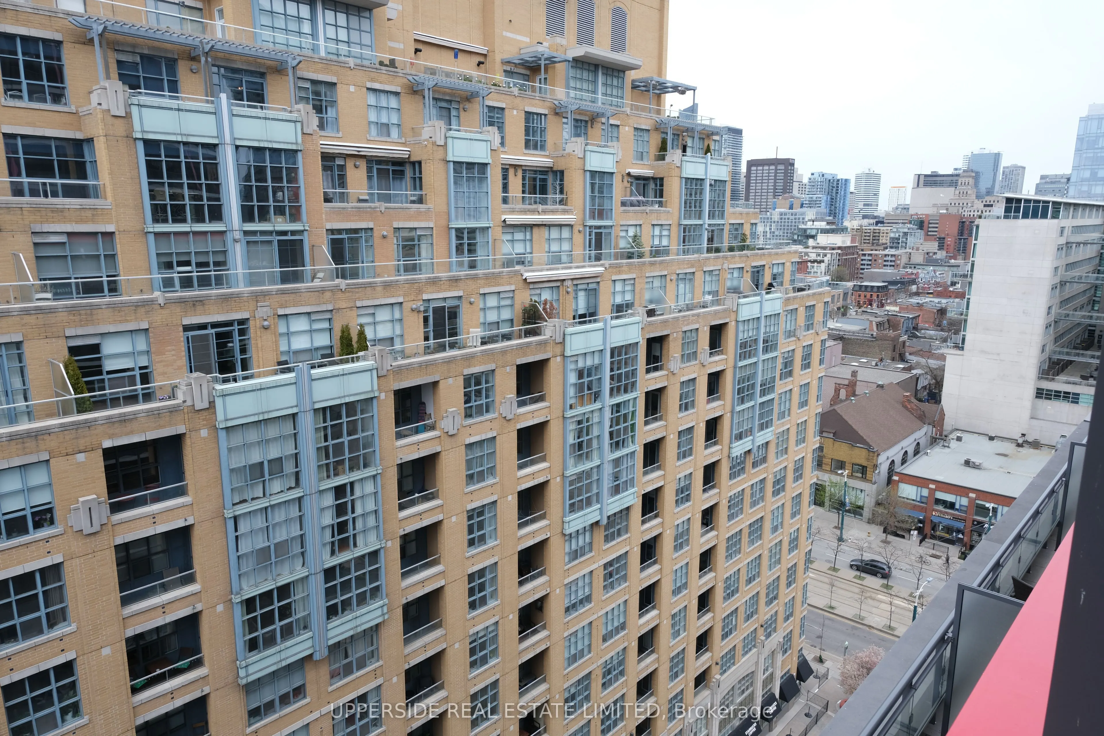435 Richmond Street W