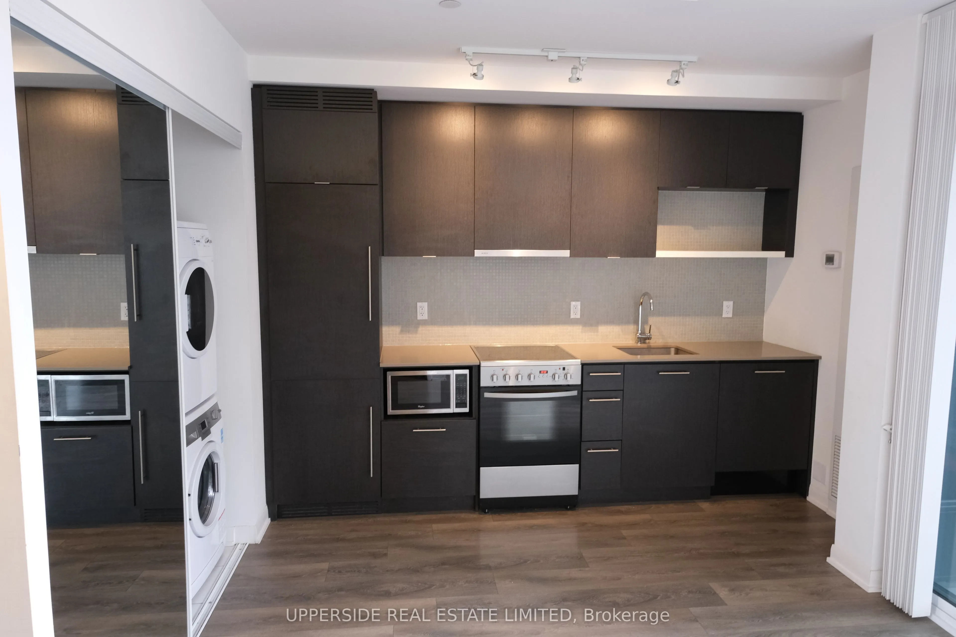 435 Richmond Street W