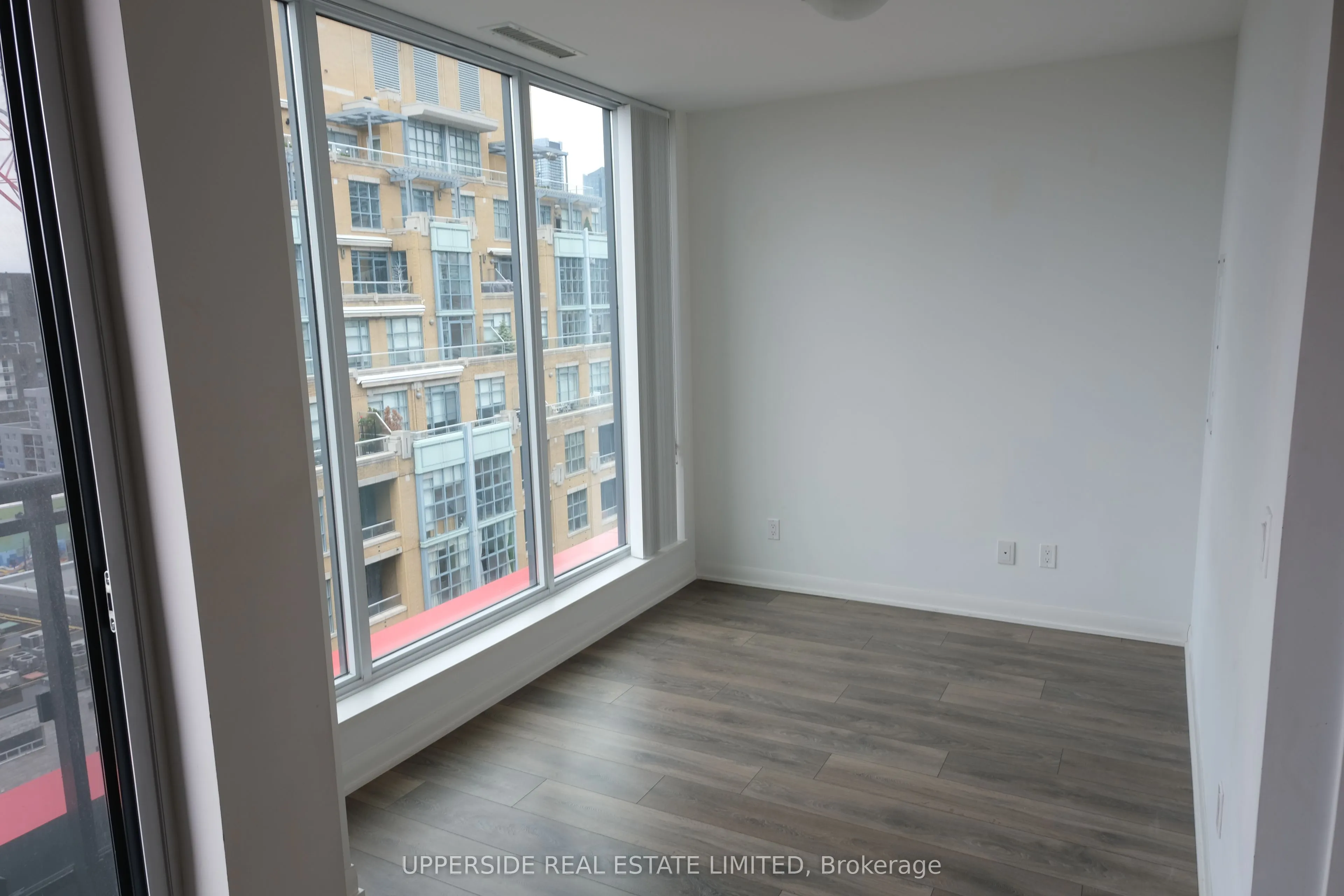 435 Richmond Street W