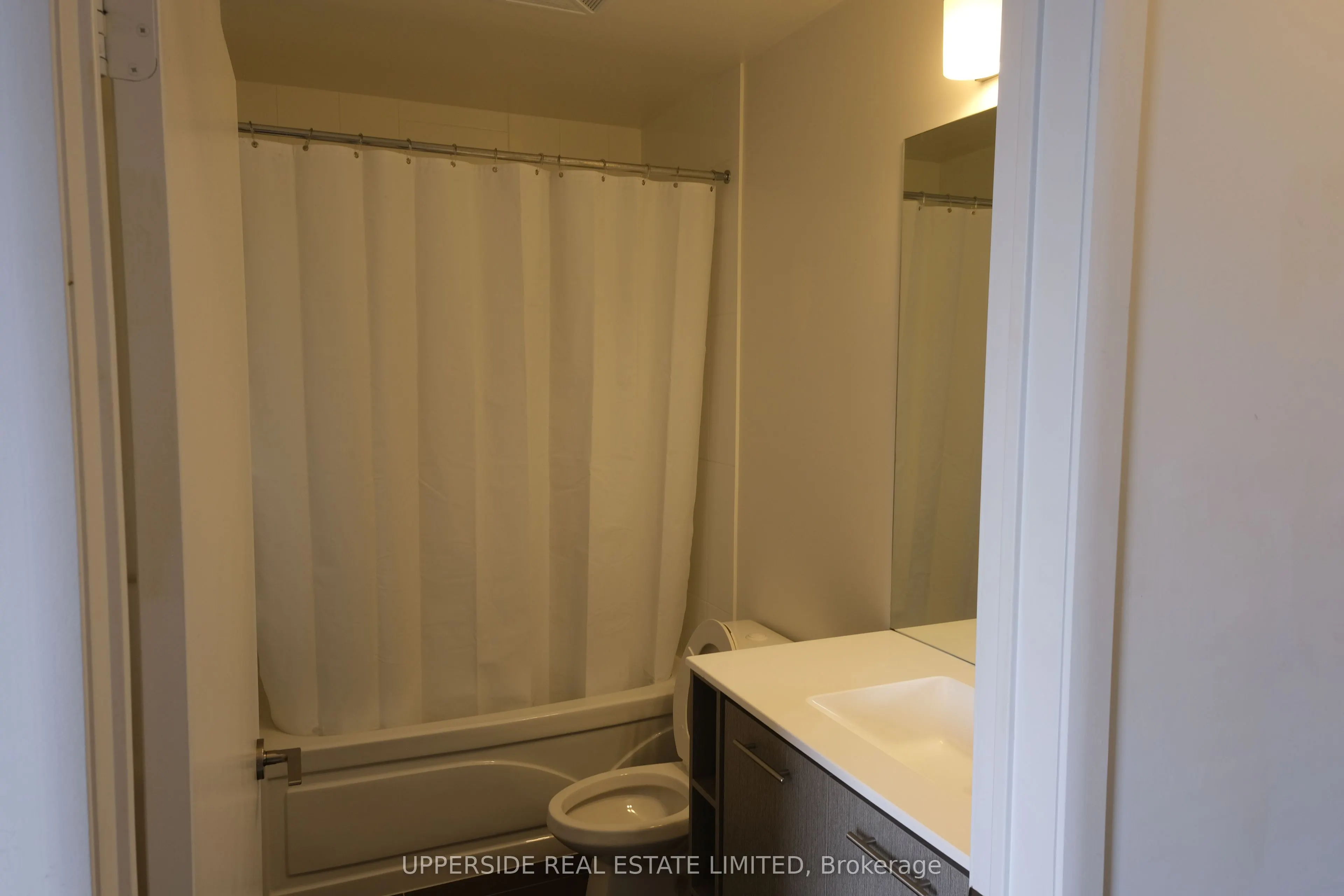 435 Richmond Street W