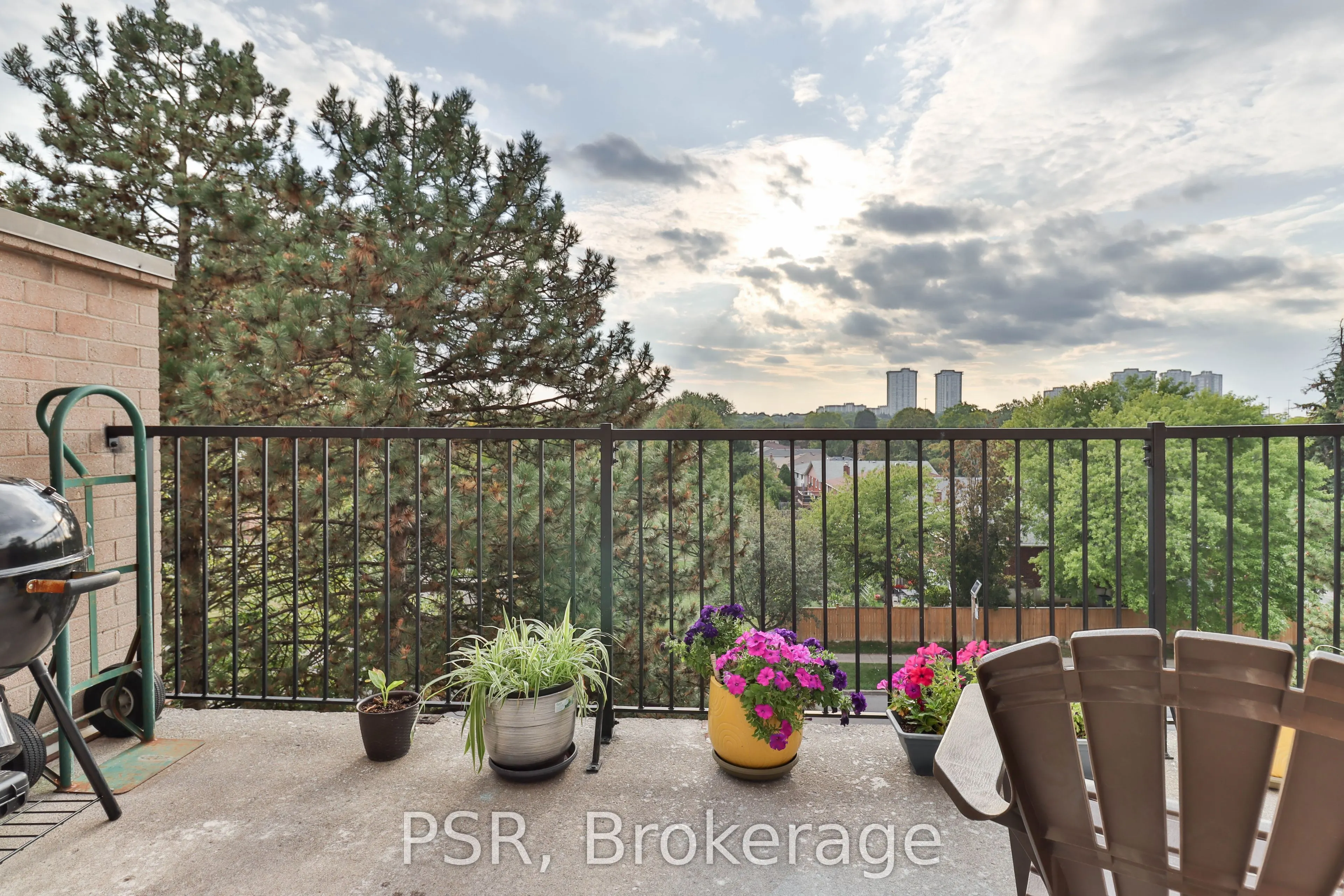 165 Cherokee Boulevard